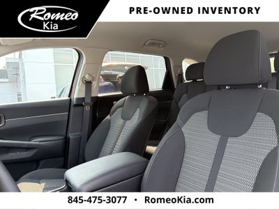 2025 Kia Sorento LX