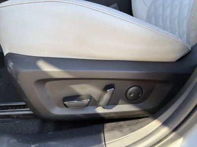 2023 Mitsubishi Outlander PHEV 40th Anniversary