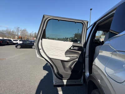 2023 Mitsubishi Outlander PHEV 40th Anniversary