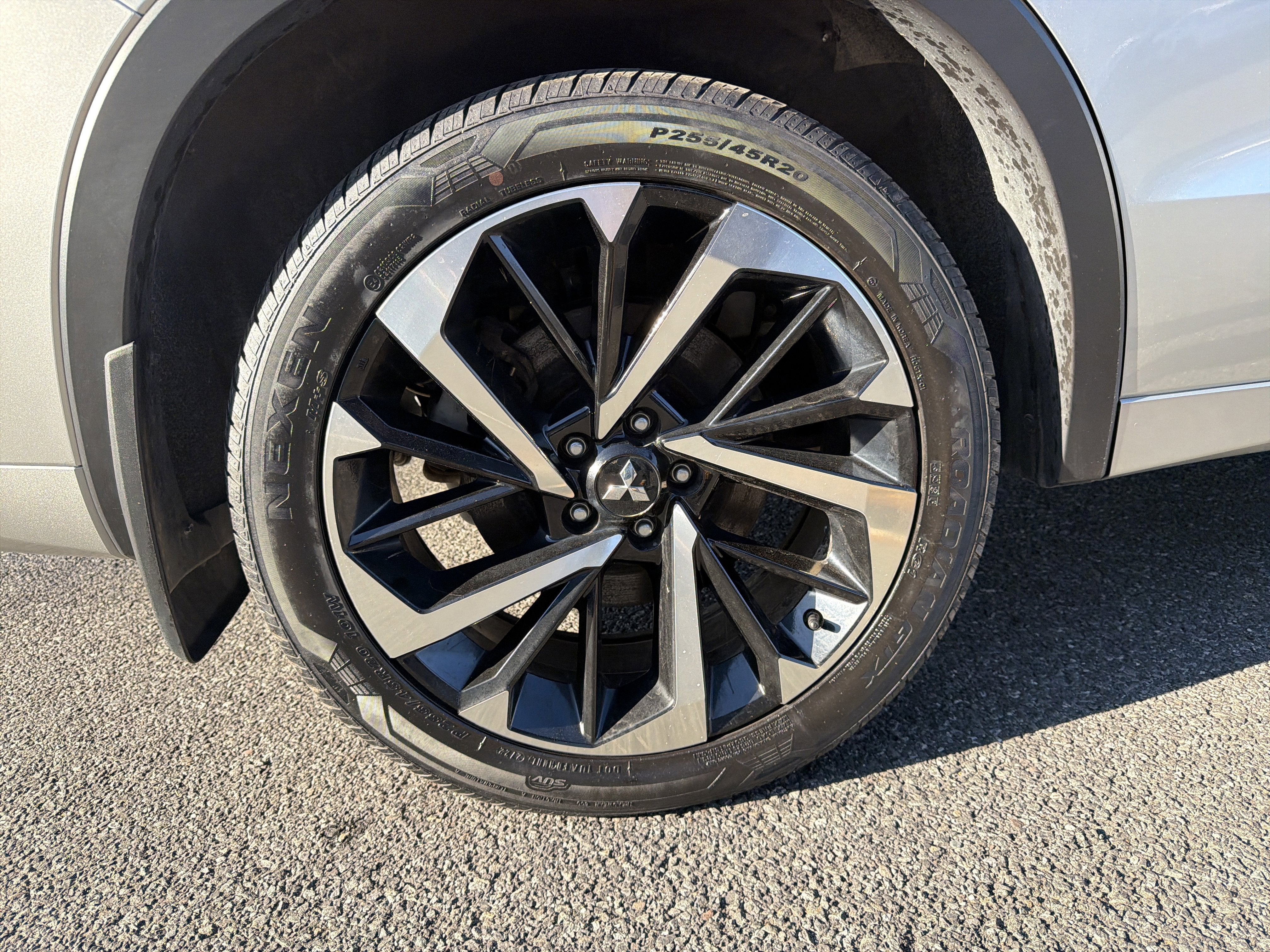 2023 Mitsubishi Outlander PHEV 40th Anniversary