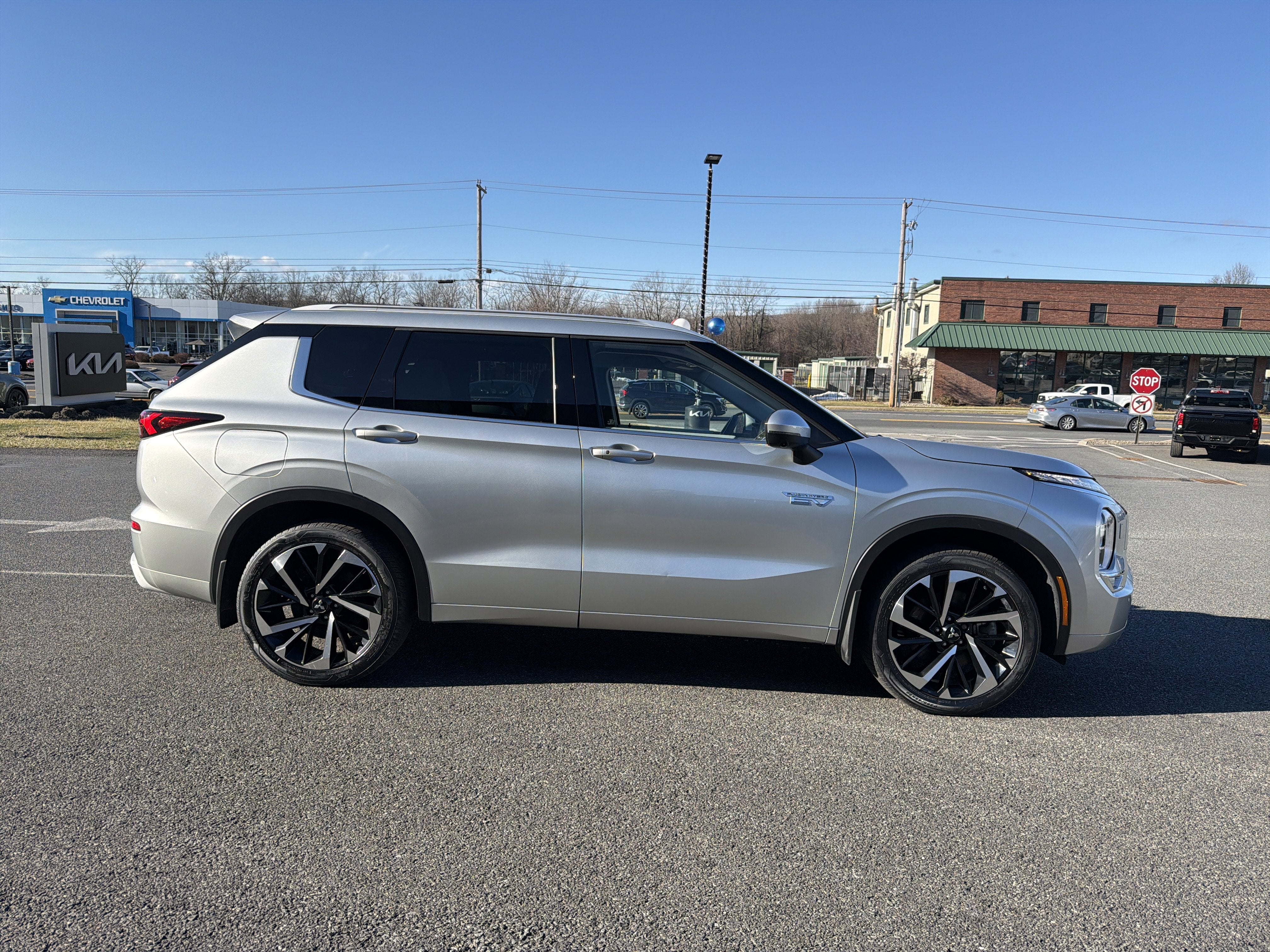 2023 Mitsubishi Outlander PHEV 40th Anniversary