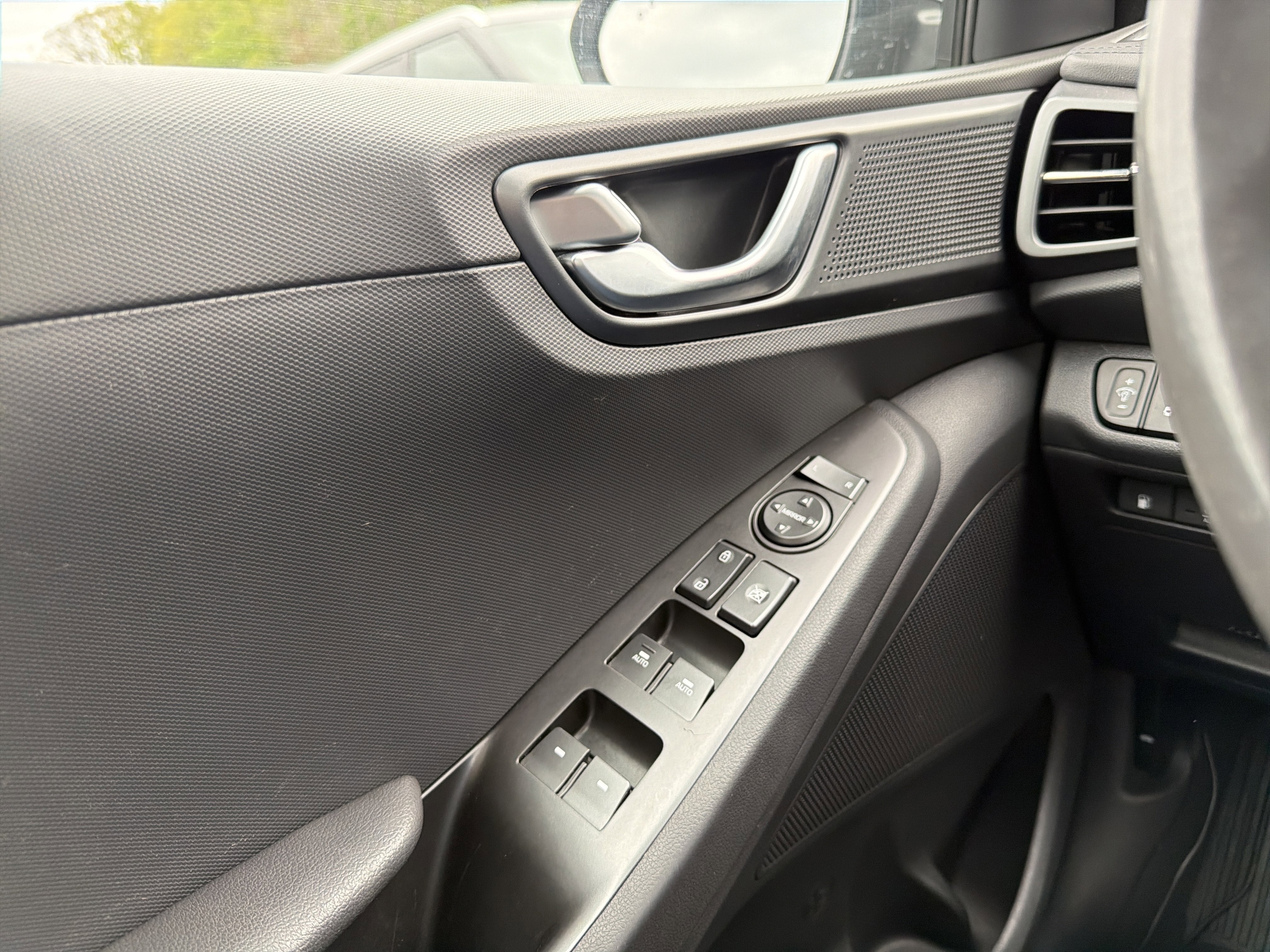 2022 Hyundai Ioniq Plug-In Hybrid SEL