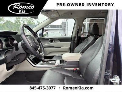 2023 Kia Carnival LX Seat Package
