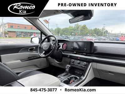 2023 Kia Carnival LX Seat Package