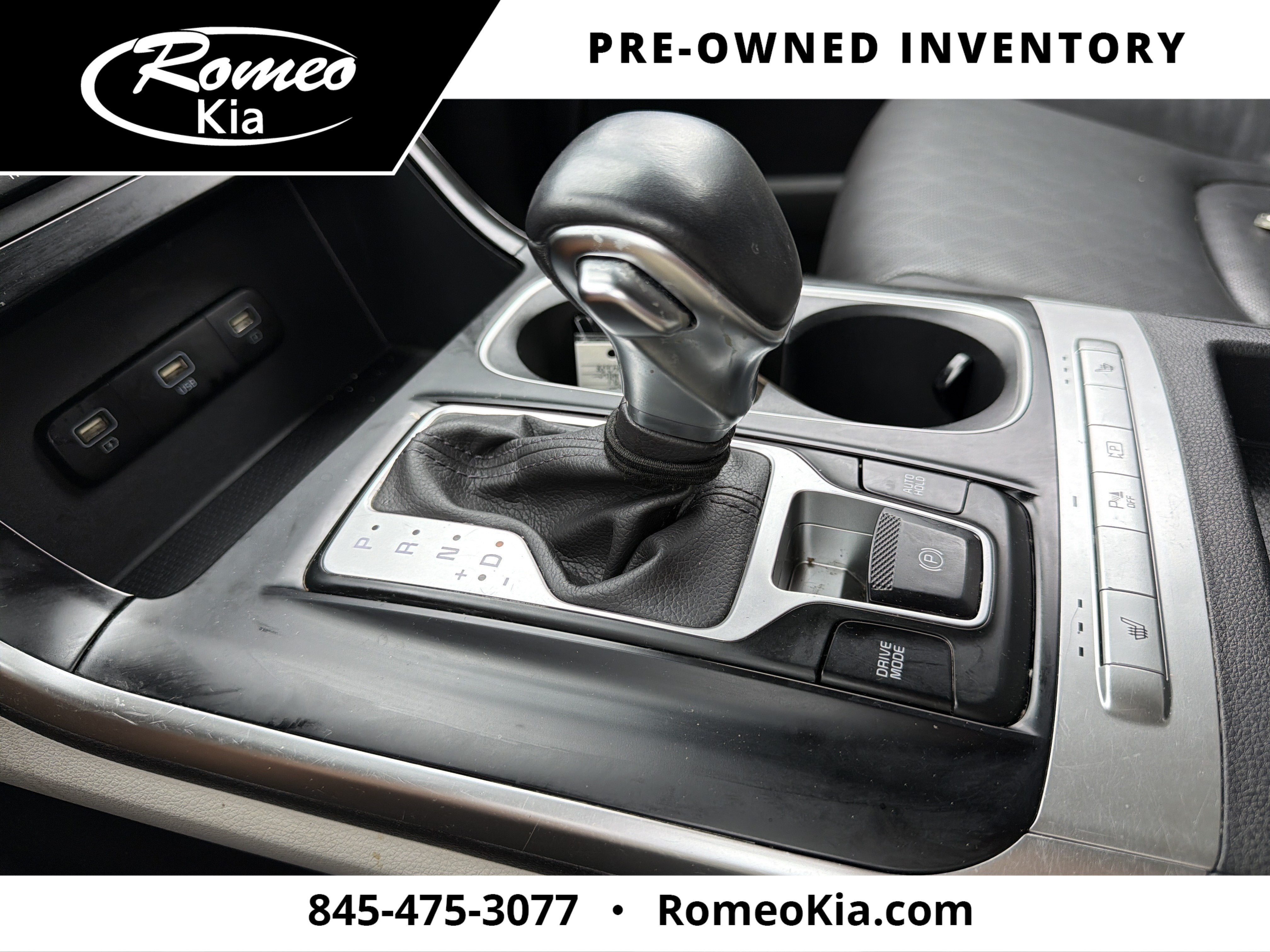 2023 Kia Carnival LX Seat Package