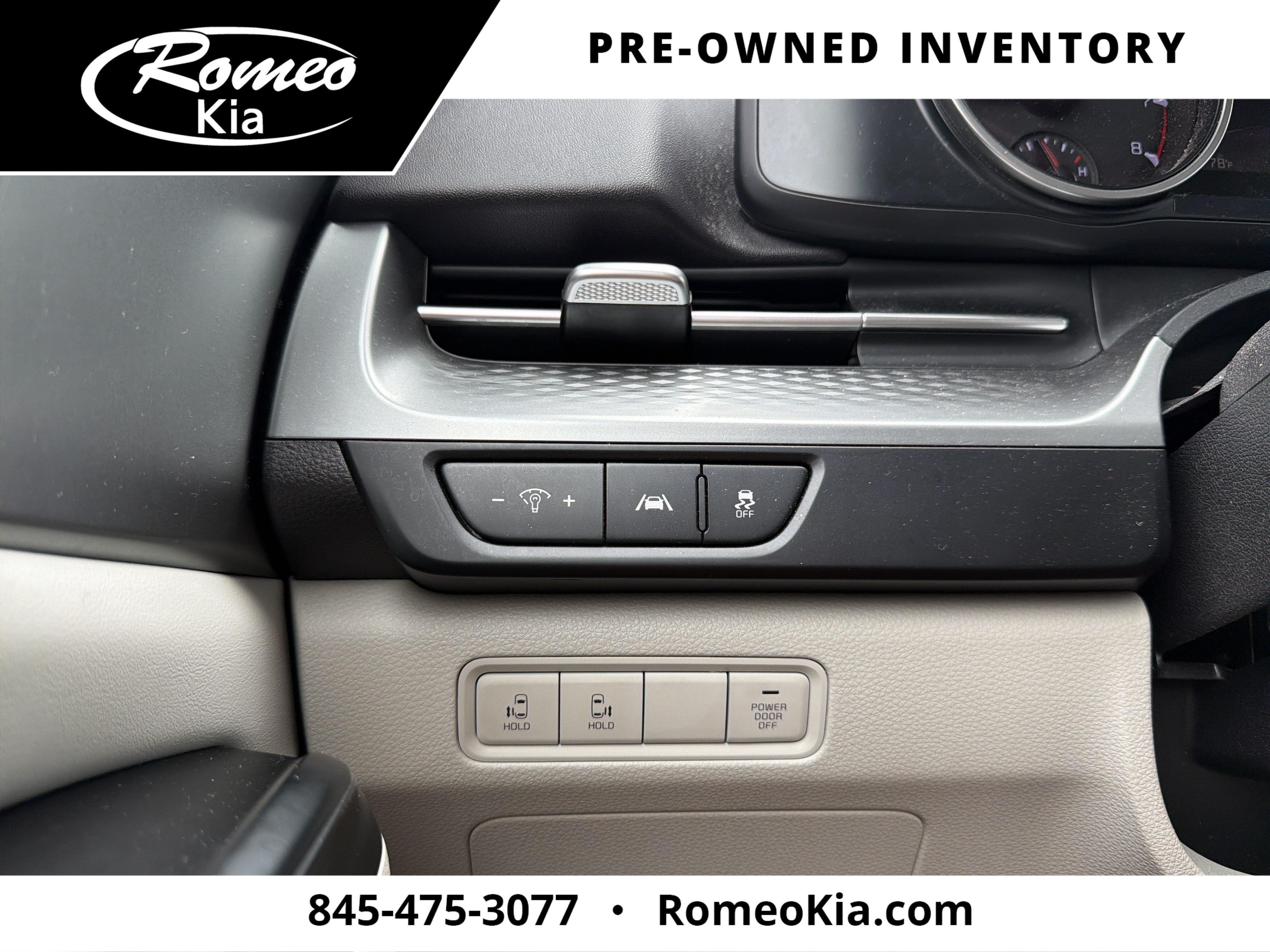 2023 Kia Carnival LX Seat Package