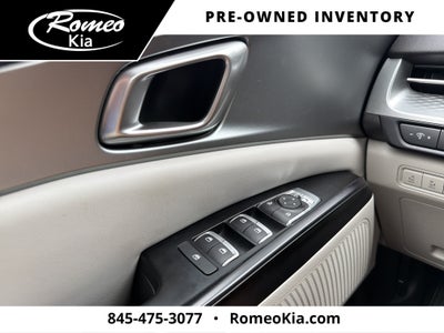 2023 Kia Carnival LX Seat Package