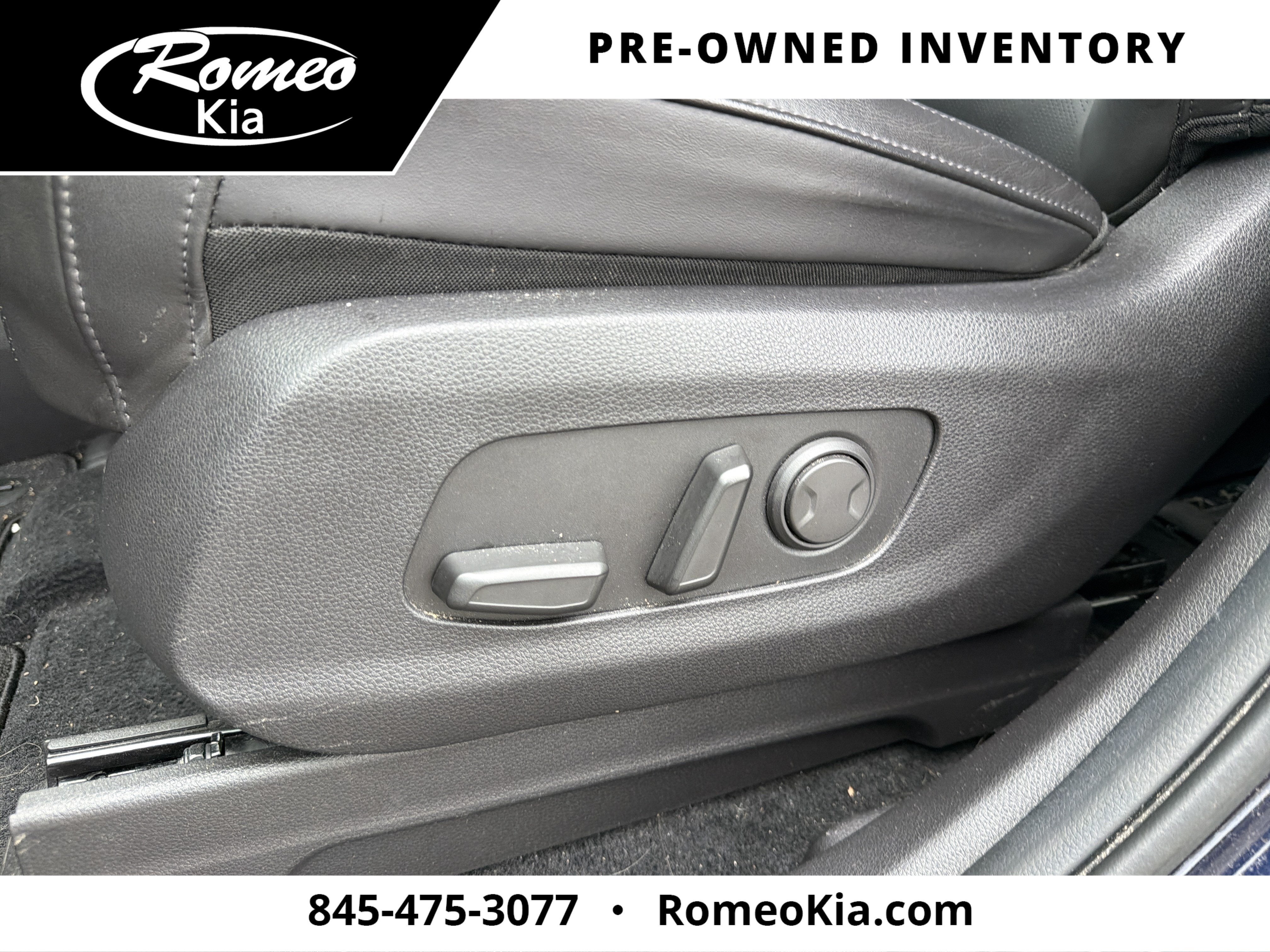 2023 Kia Carnival LX Seat Package