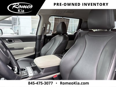 2023 Kia Carnival LX Seat Package