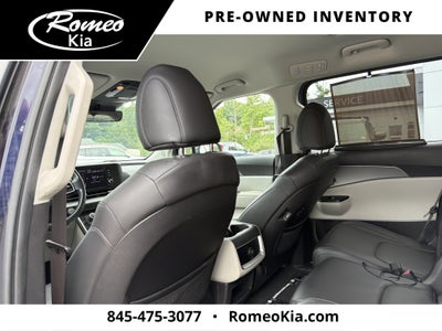 2023 Kia Carnival LX Seat Package