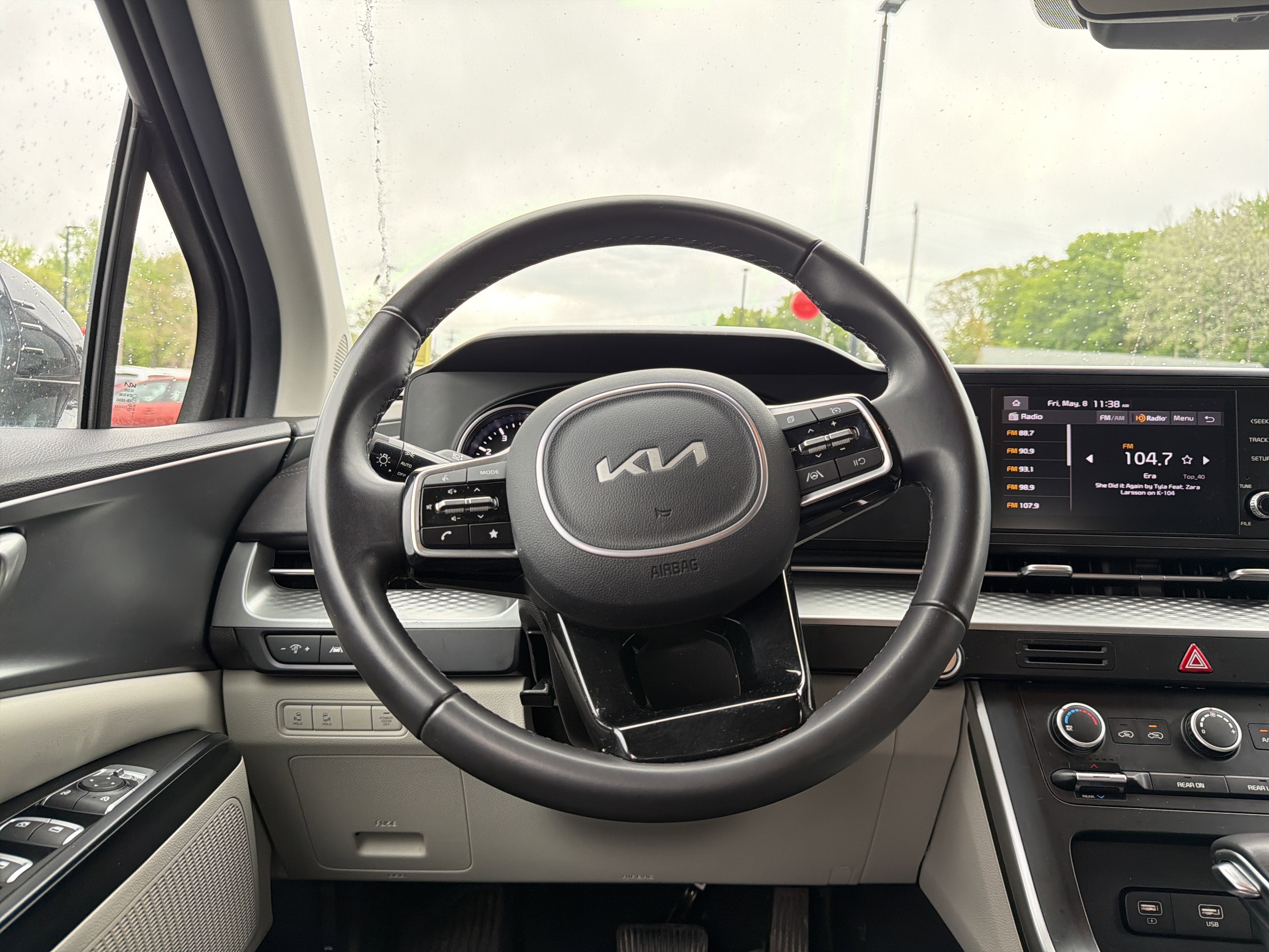 2024 Kia Carnival LX