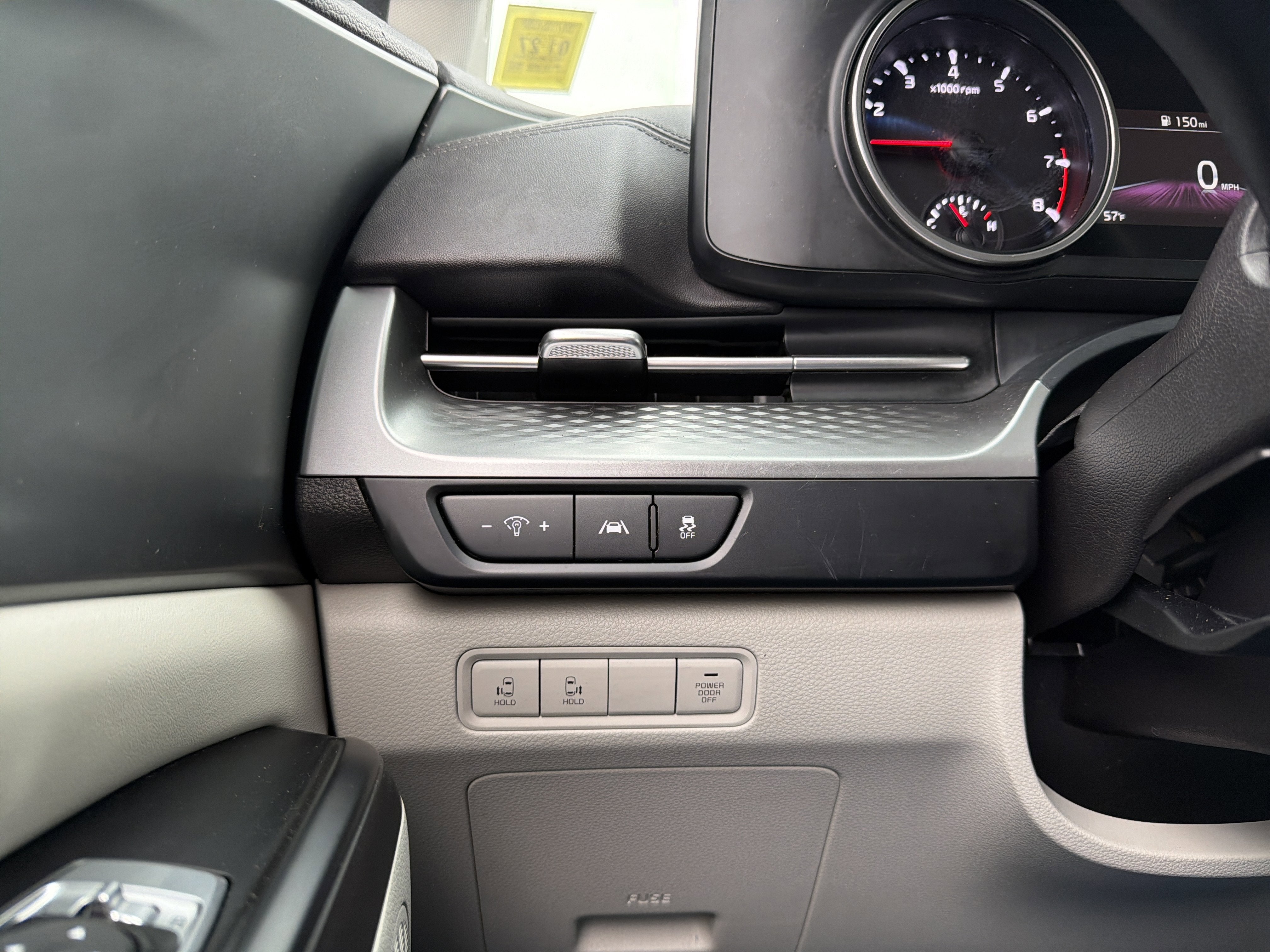 2024 Kia Carnival LX