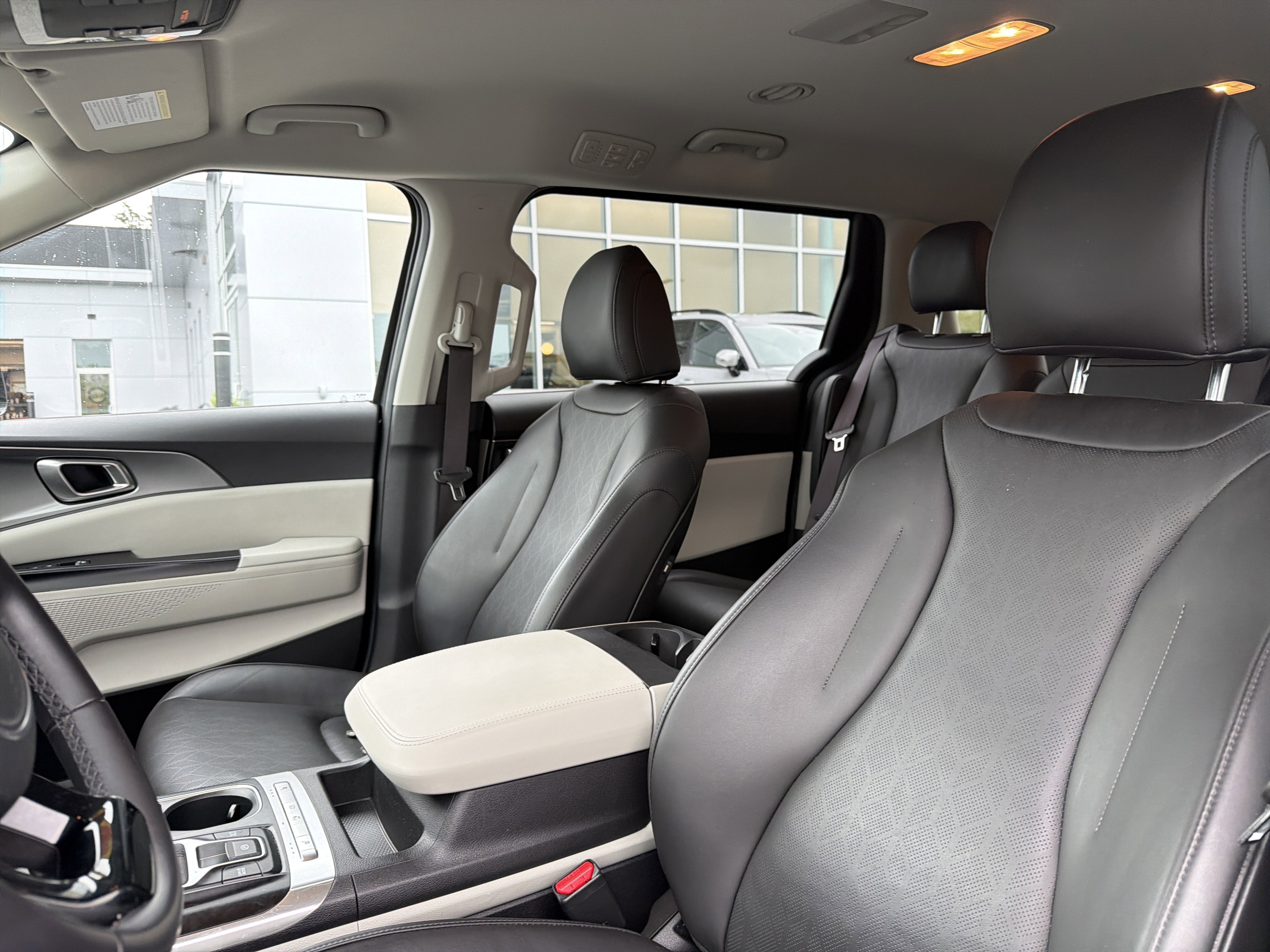 2024 Kia Carnival LX