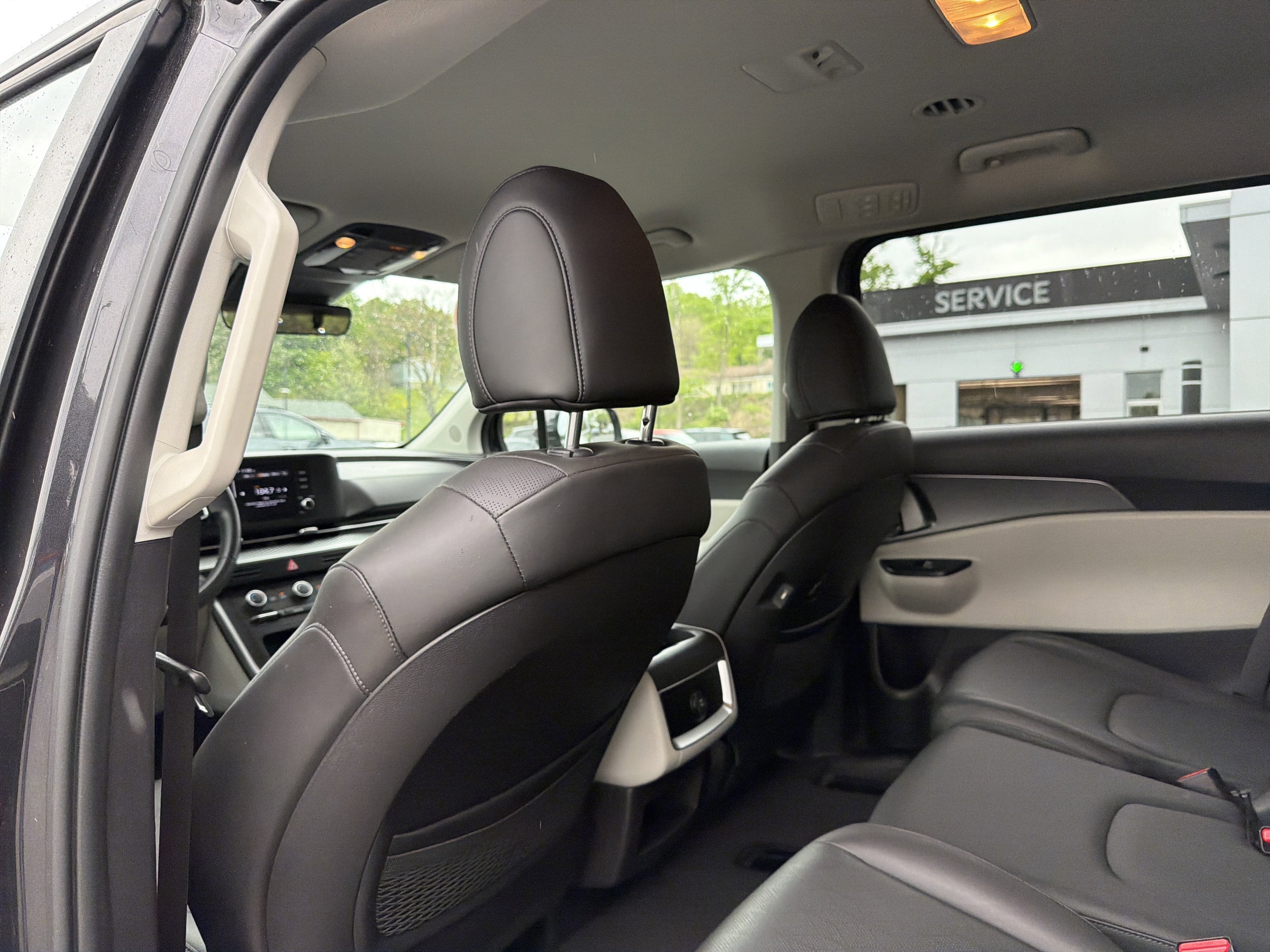 2024 Kia Carnival LX
