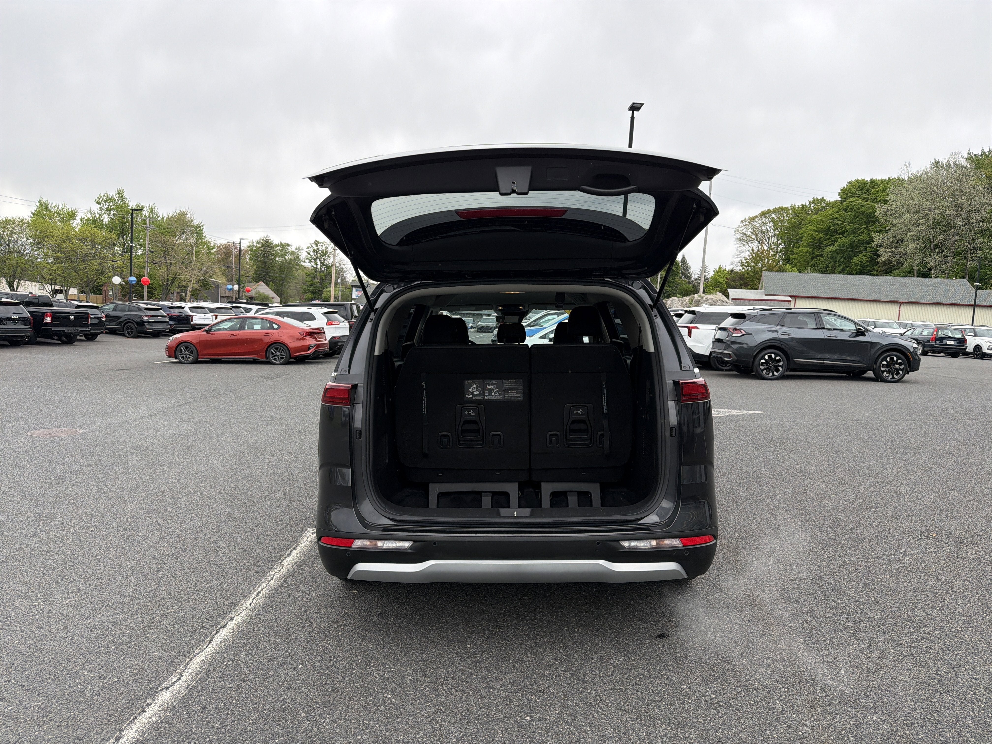 2024 Kia Carnival LX