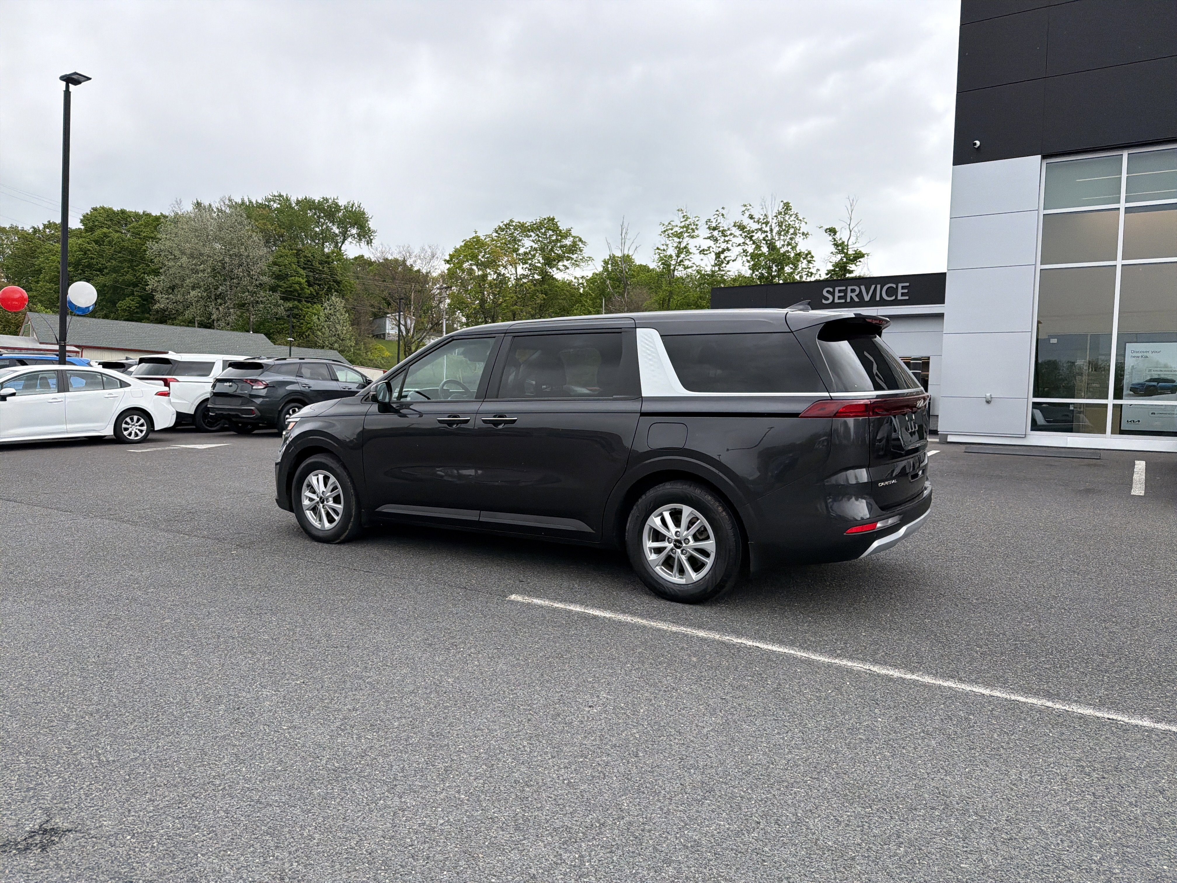 2024 Kia Carnival LX