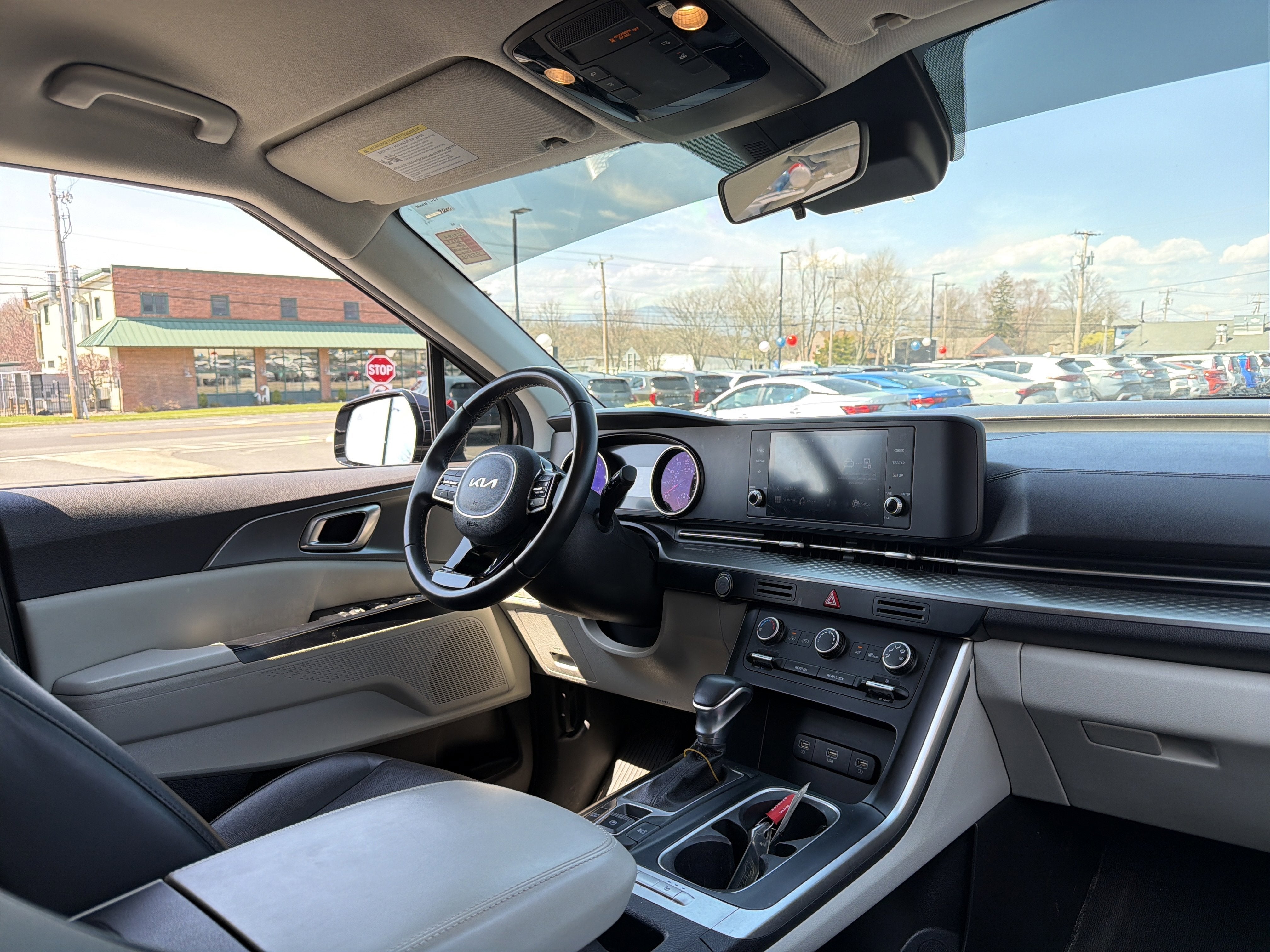 2022 Kia Carnival LXS