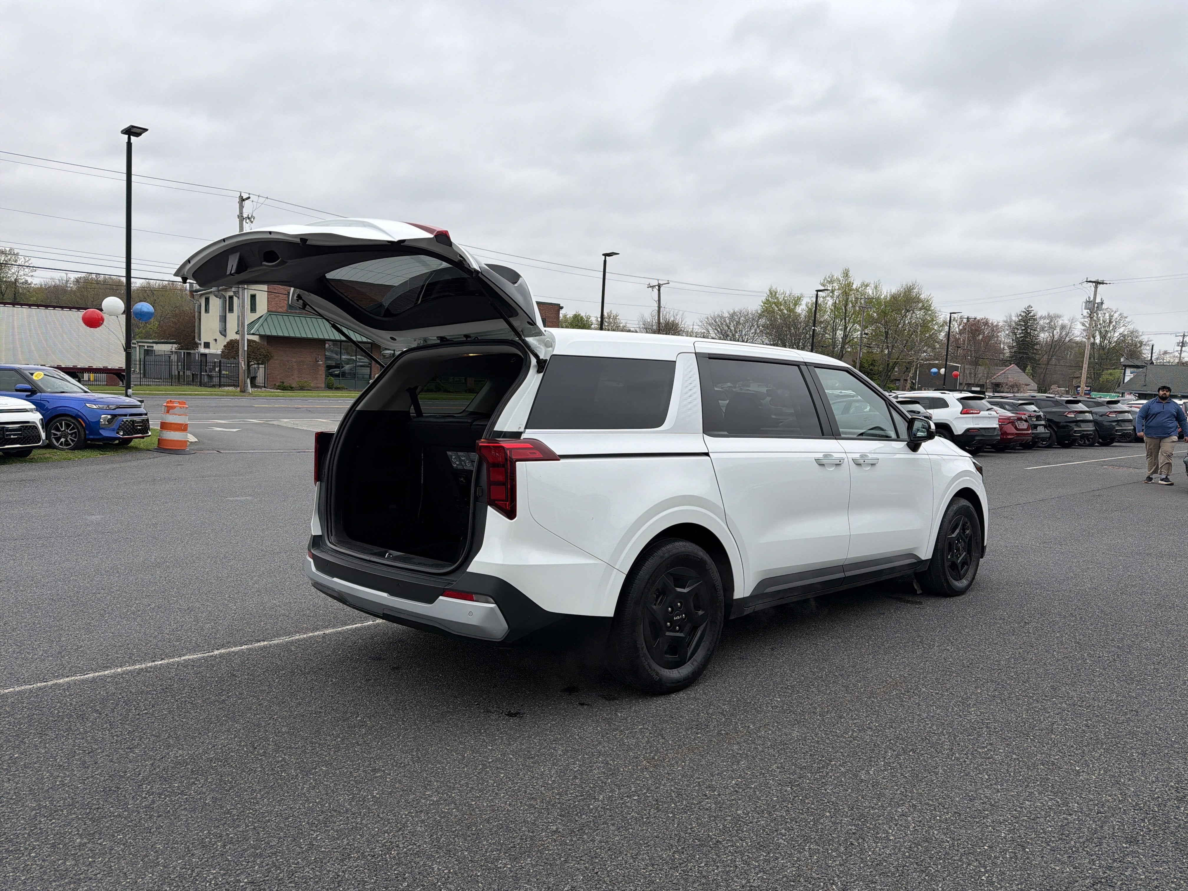 2025 Kia Carnival LXS