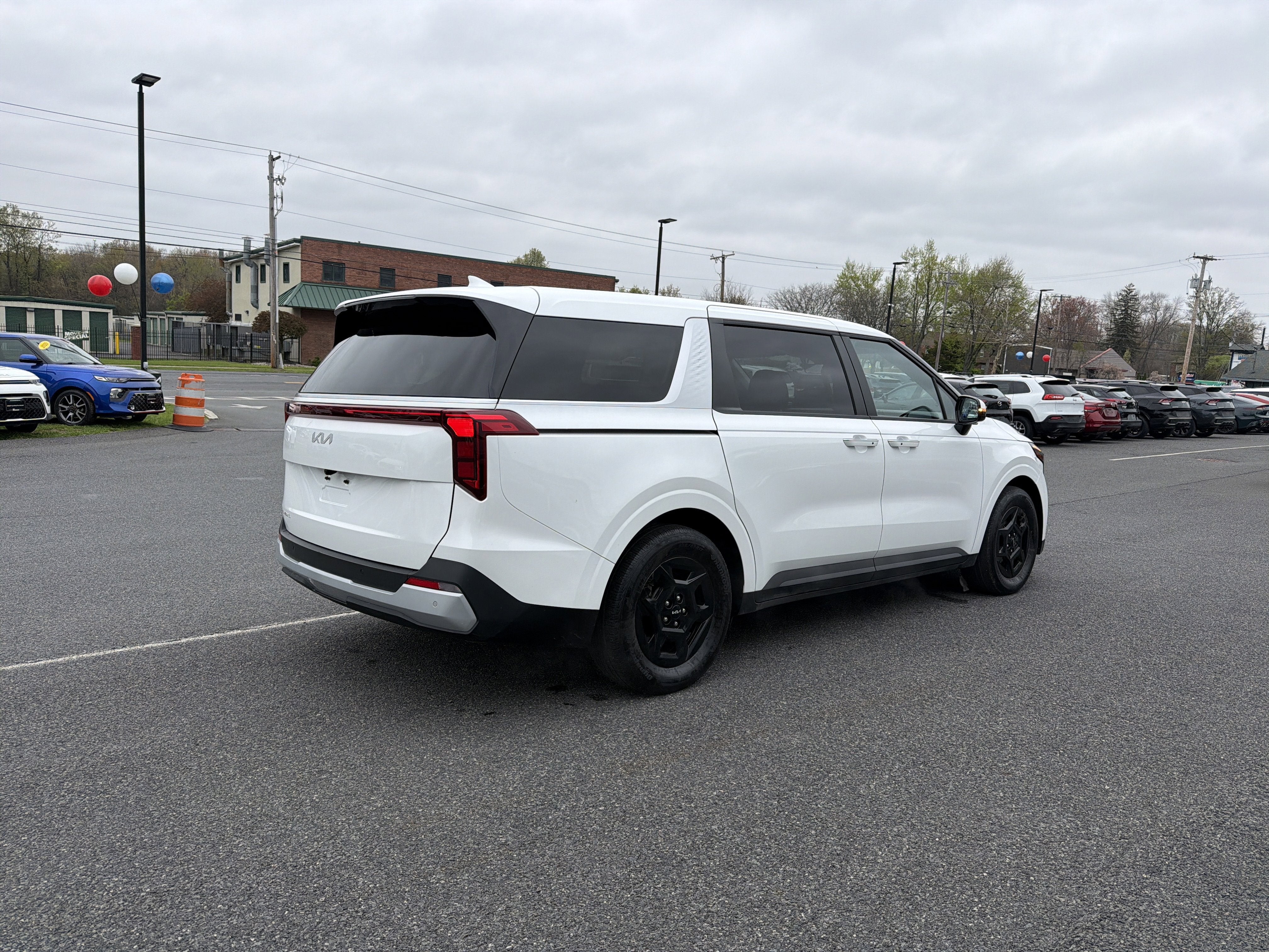 2025 Kia Carnival LXS