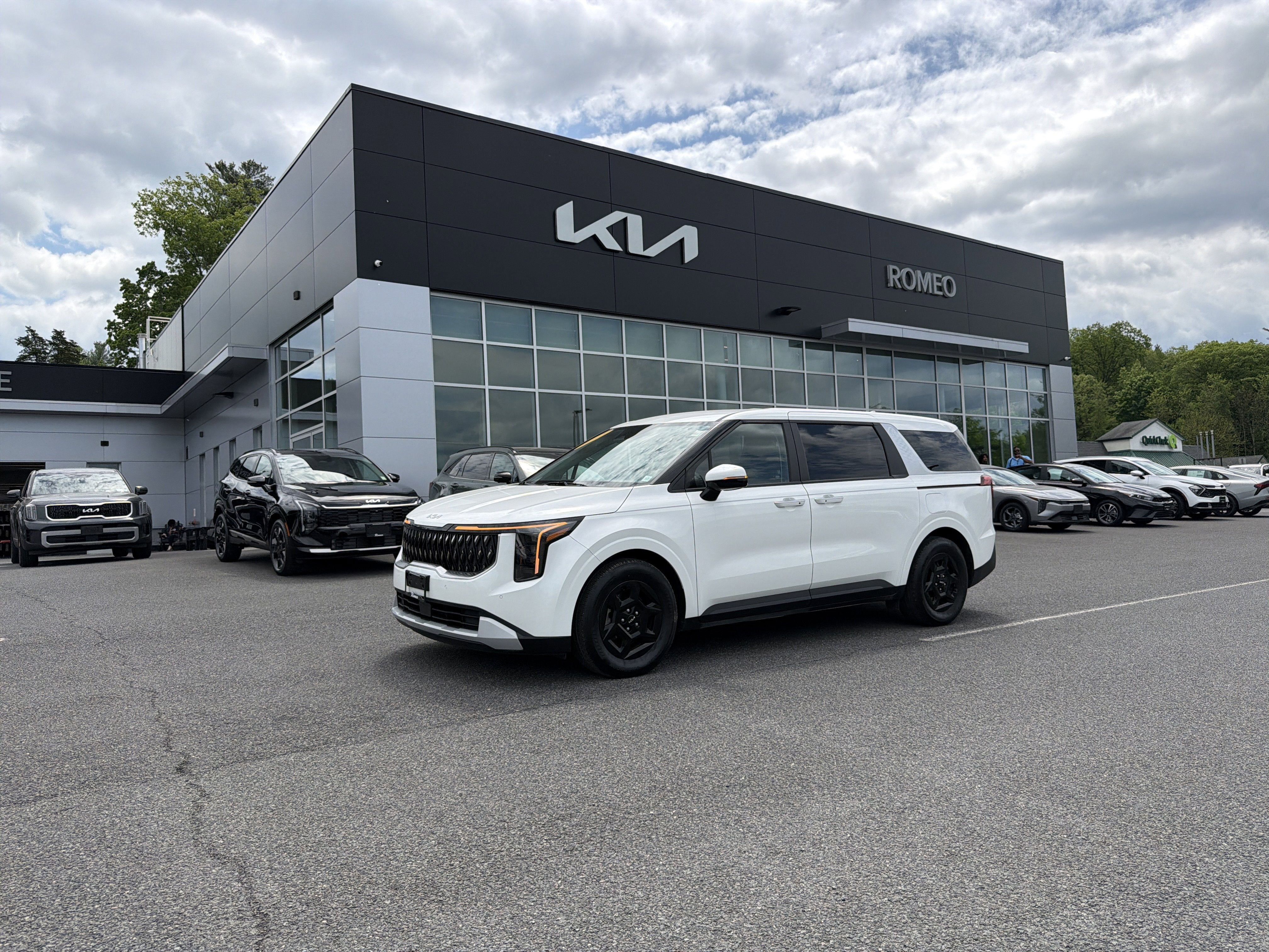 2025 Kia Carnival LXS