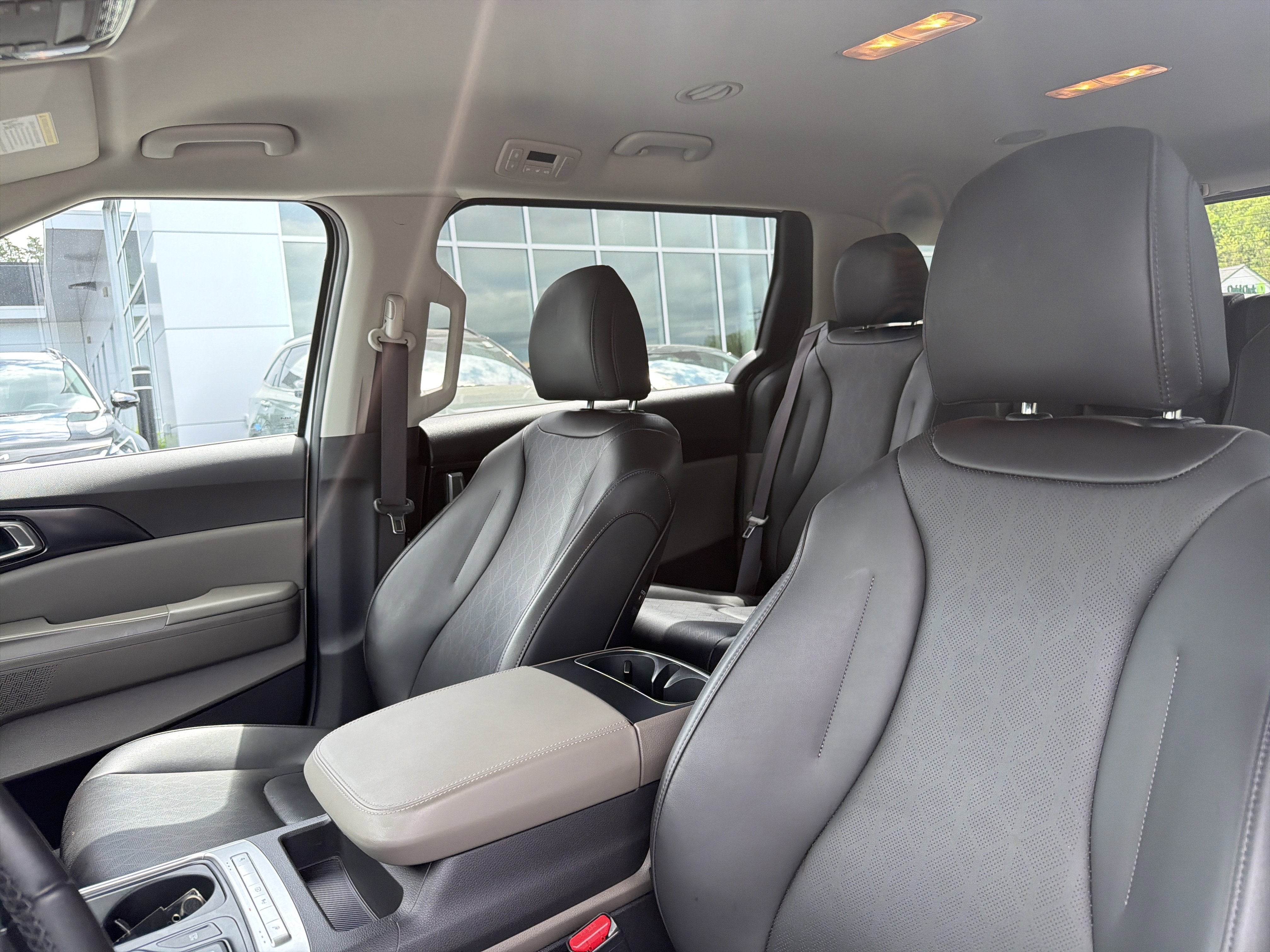 2025 Kia Carnival LXS