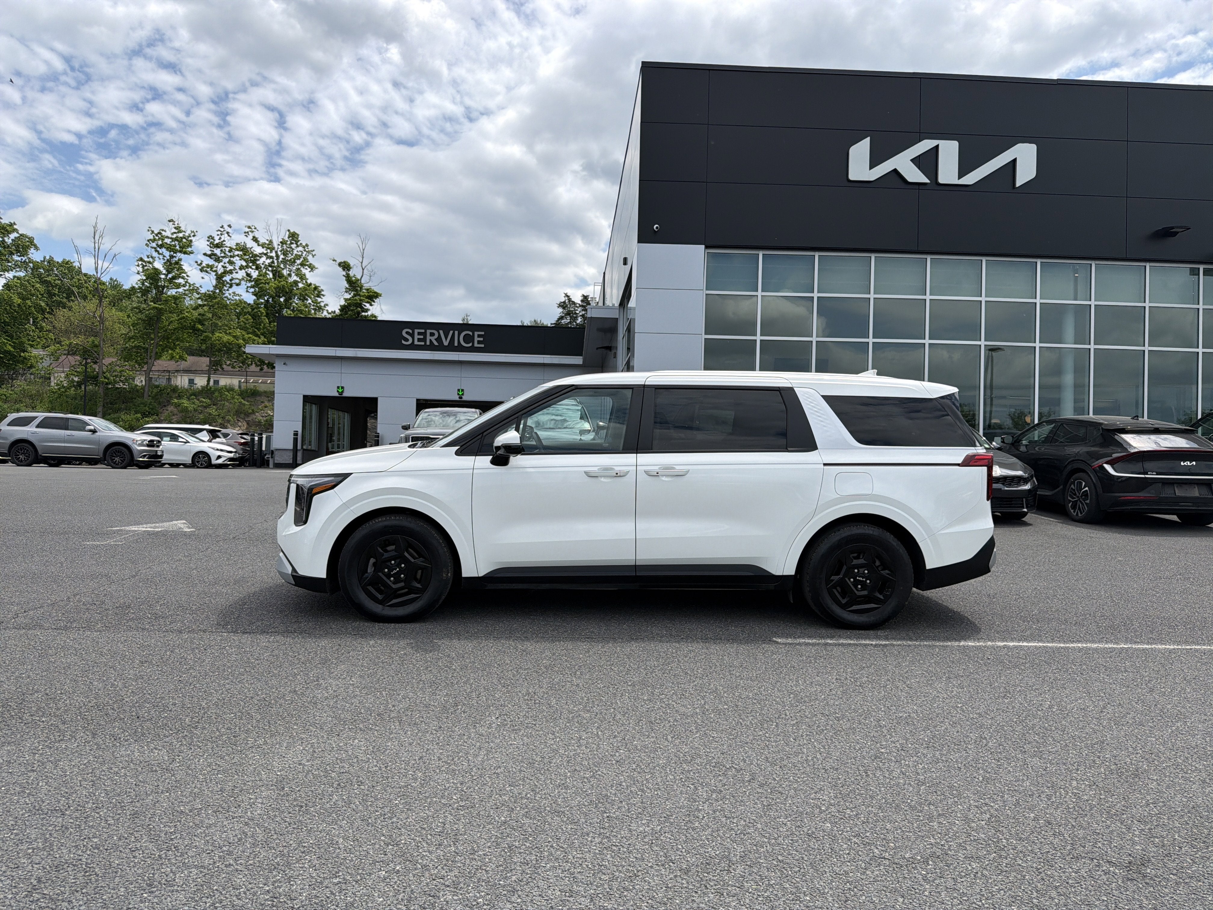 2025 Kia Carnival LXS