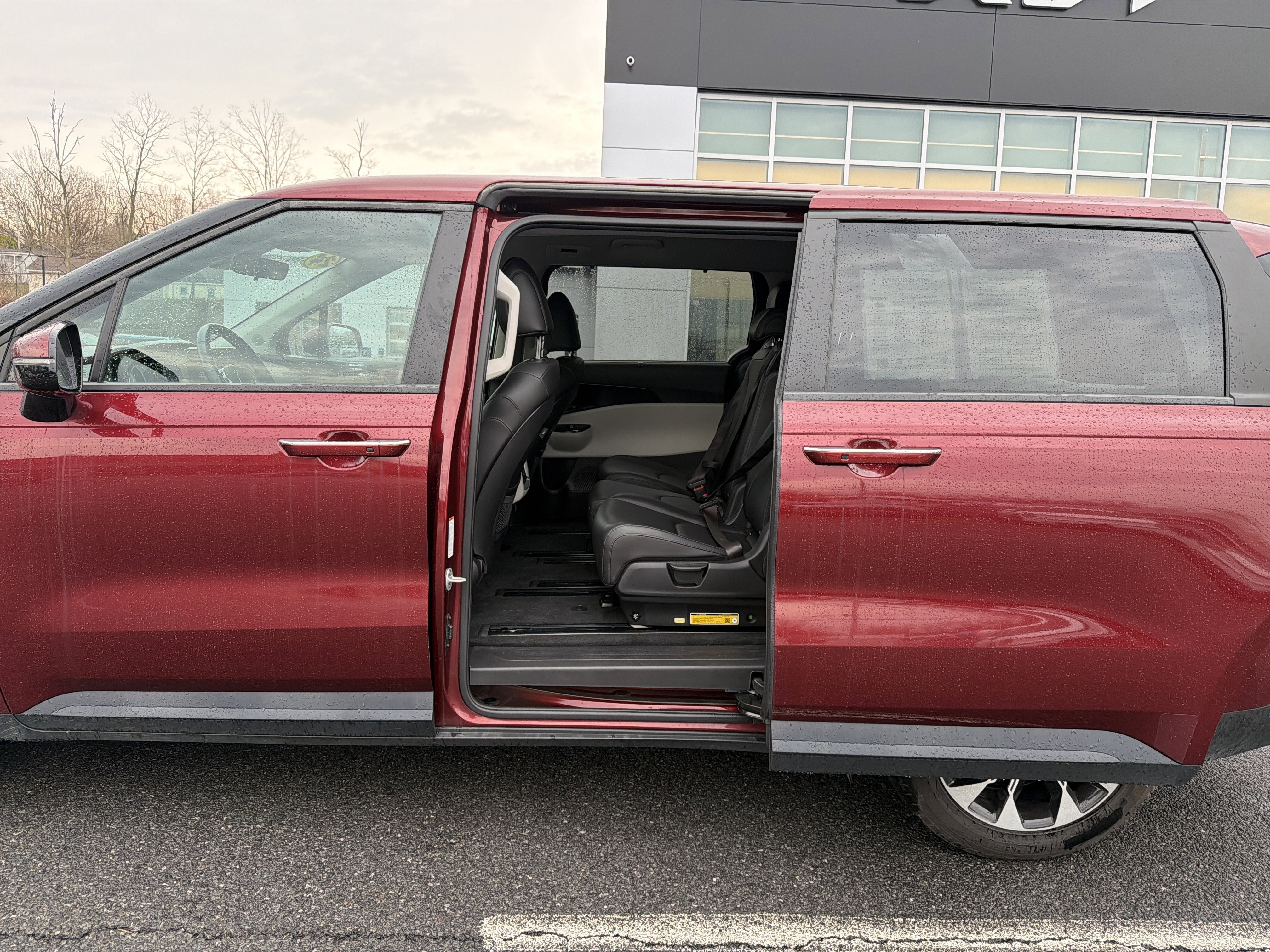 2024 Kia Carnival EX