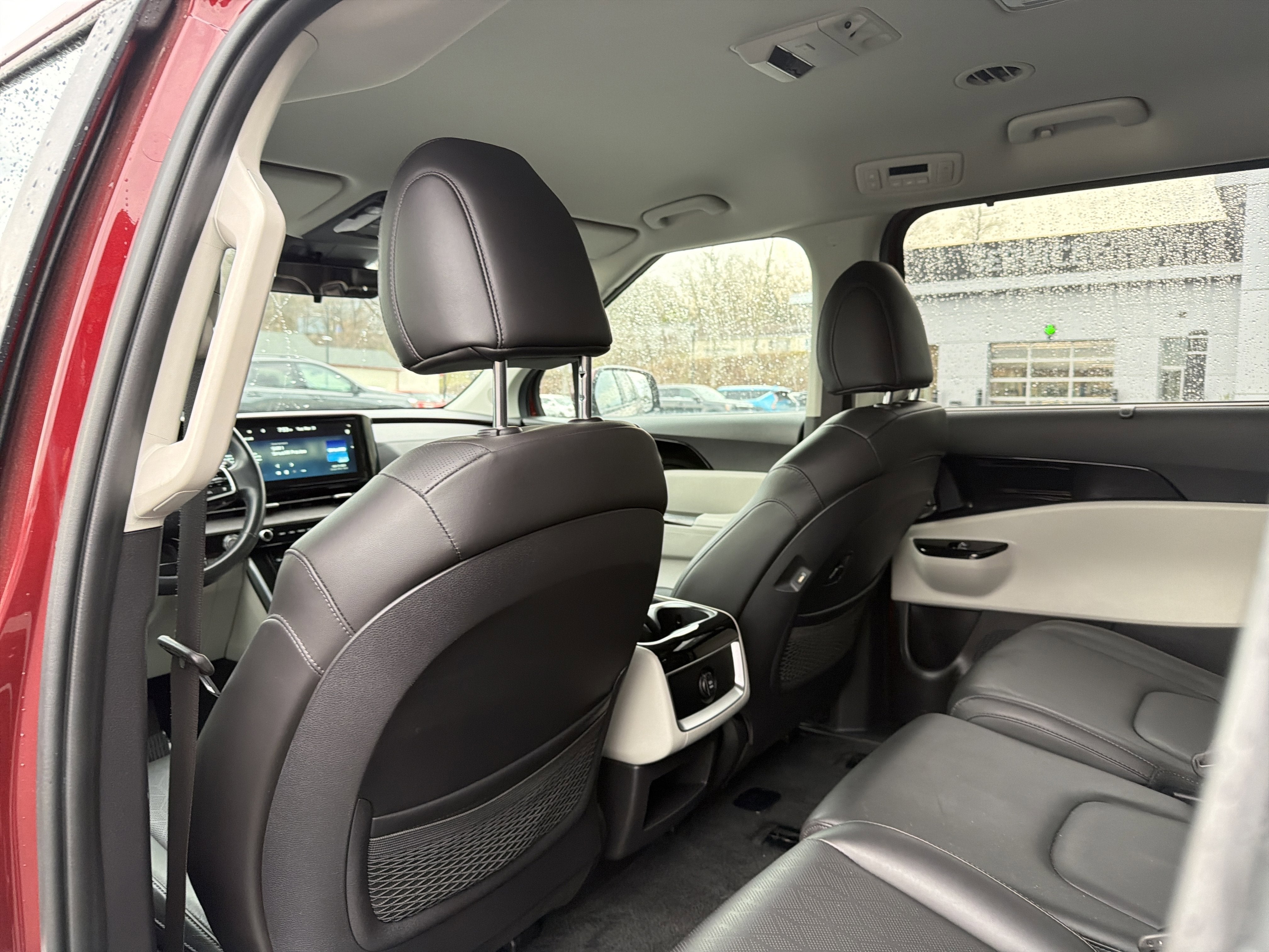 2024 Kia Carnival EX