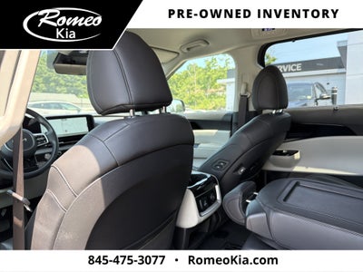 2024 Kia Carnival SX