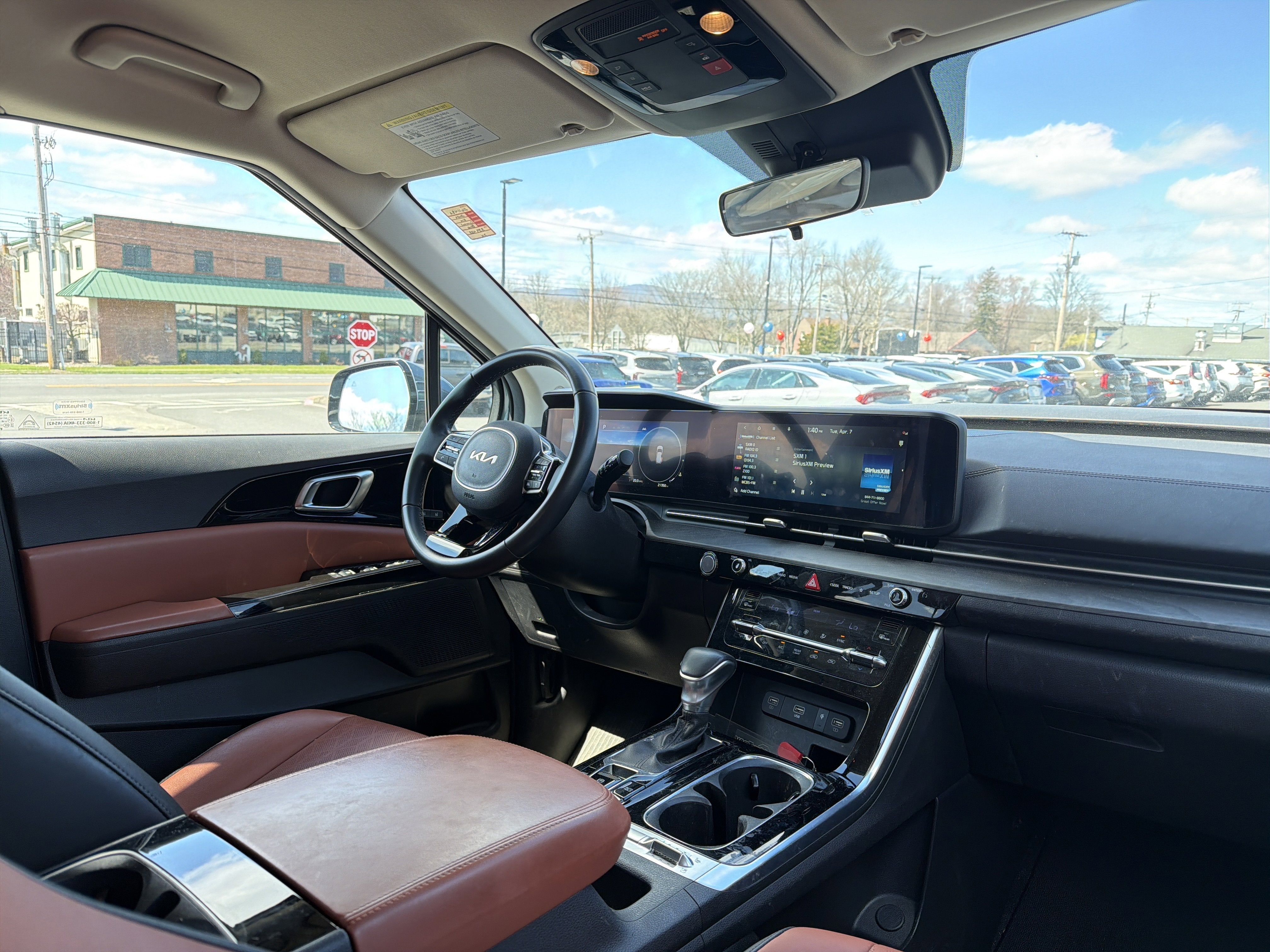 2024 Kia Carnival SX