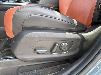 2024 Kia Carnival SX