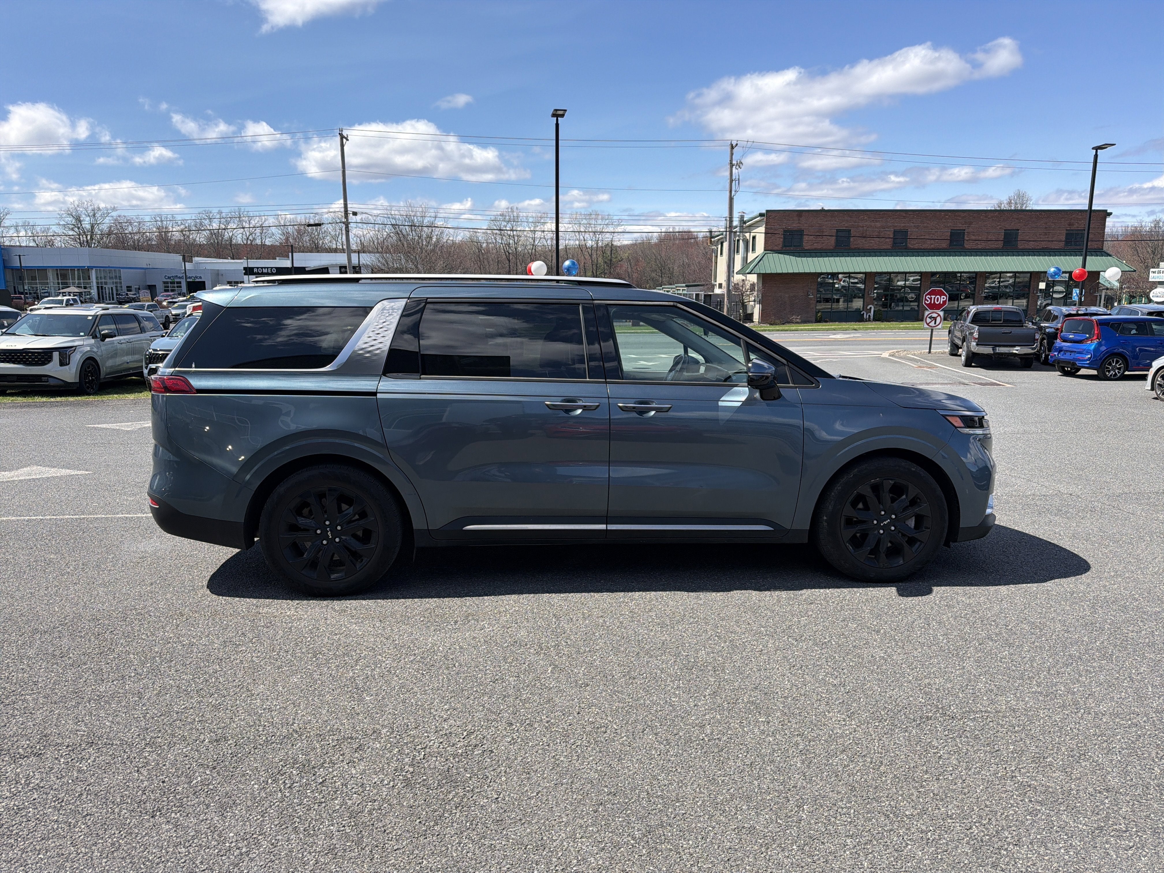 2024 Kia Carnival SX
