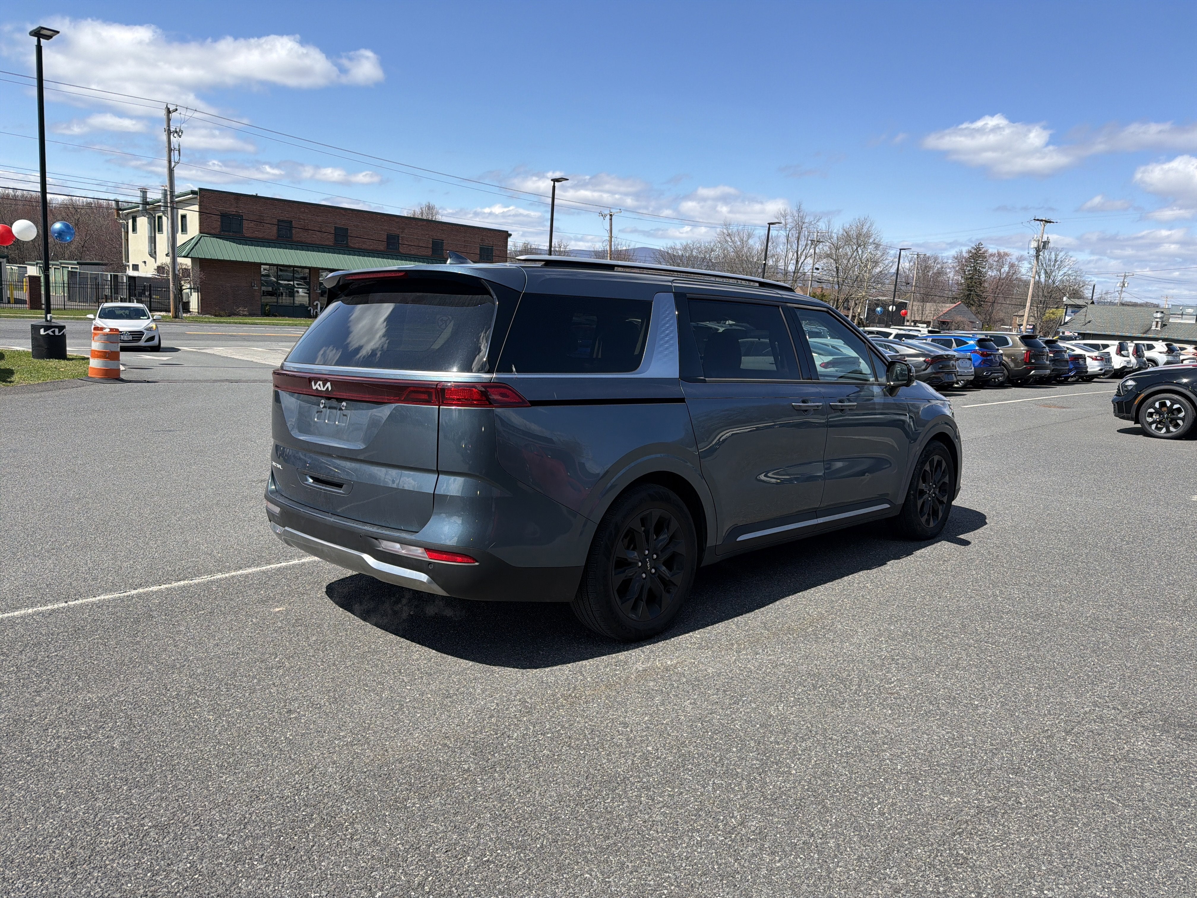 2024 Kia Carnival SX