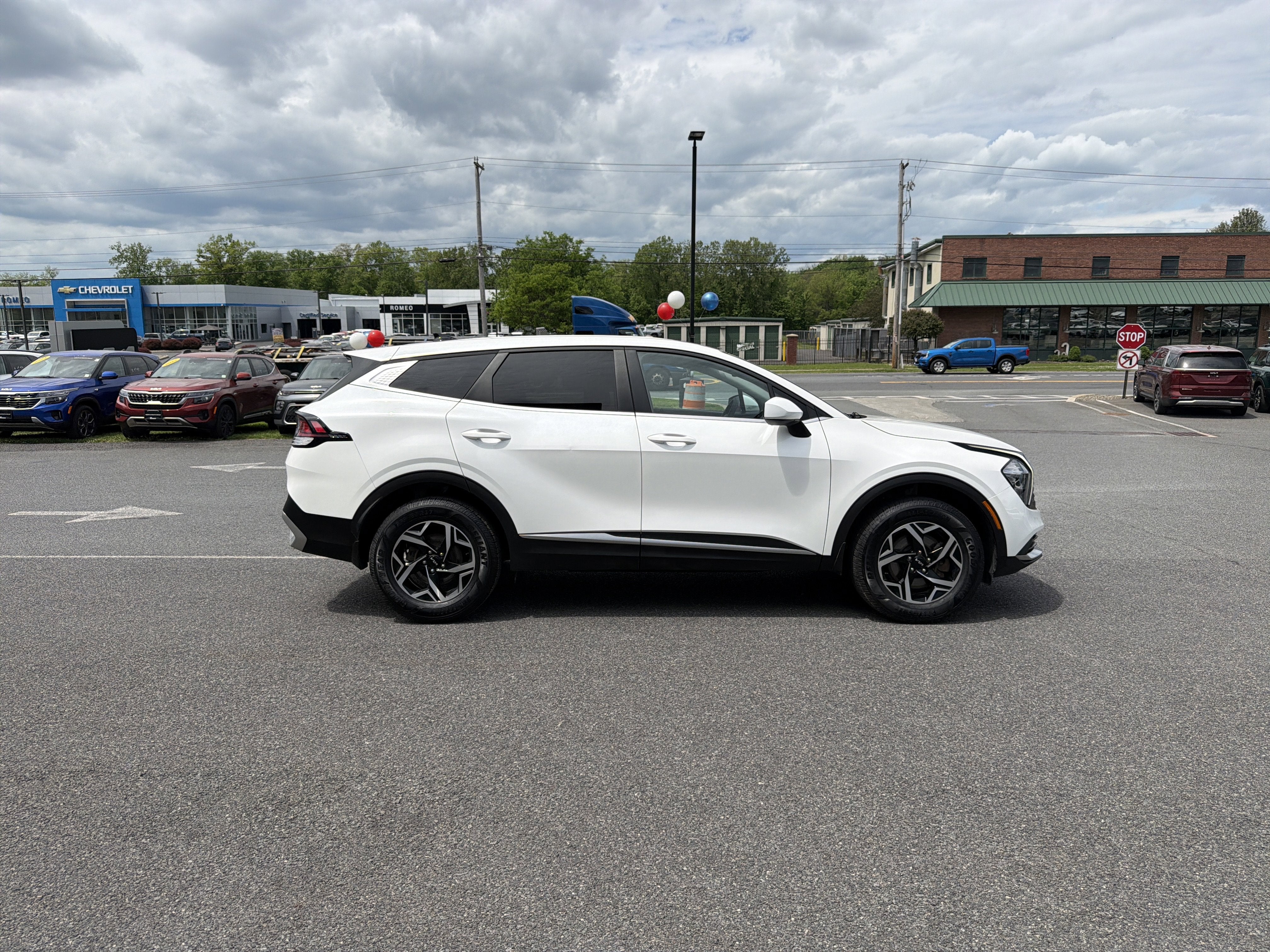 2023 Kia Sportage LX