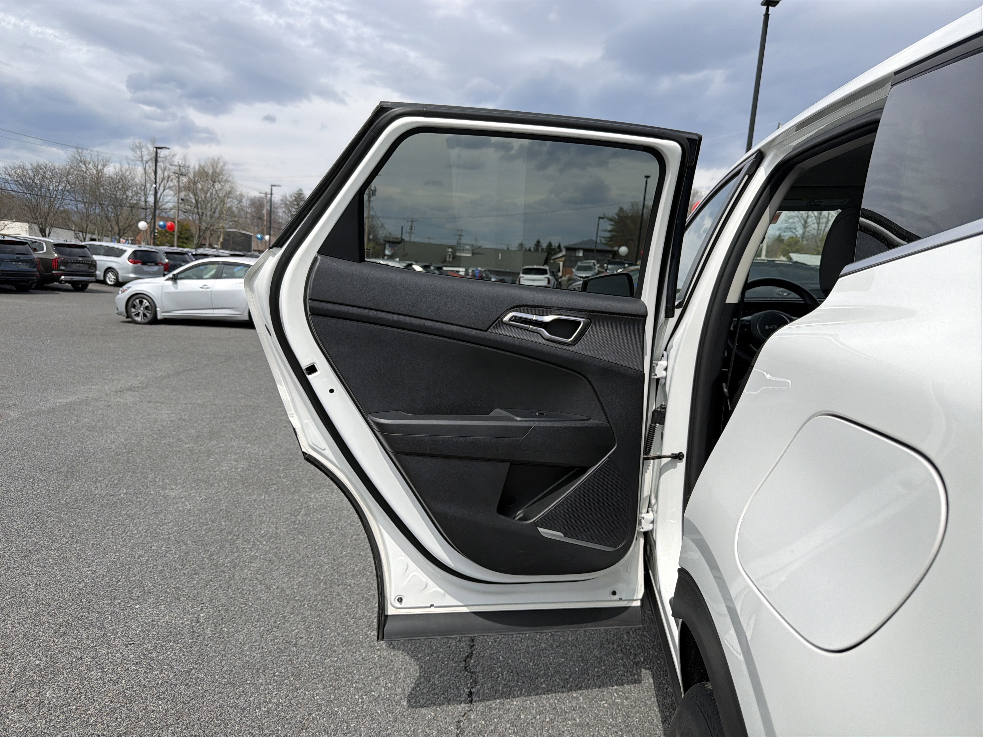 2023 Kia Sportage Hybrid LX