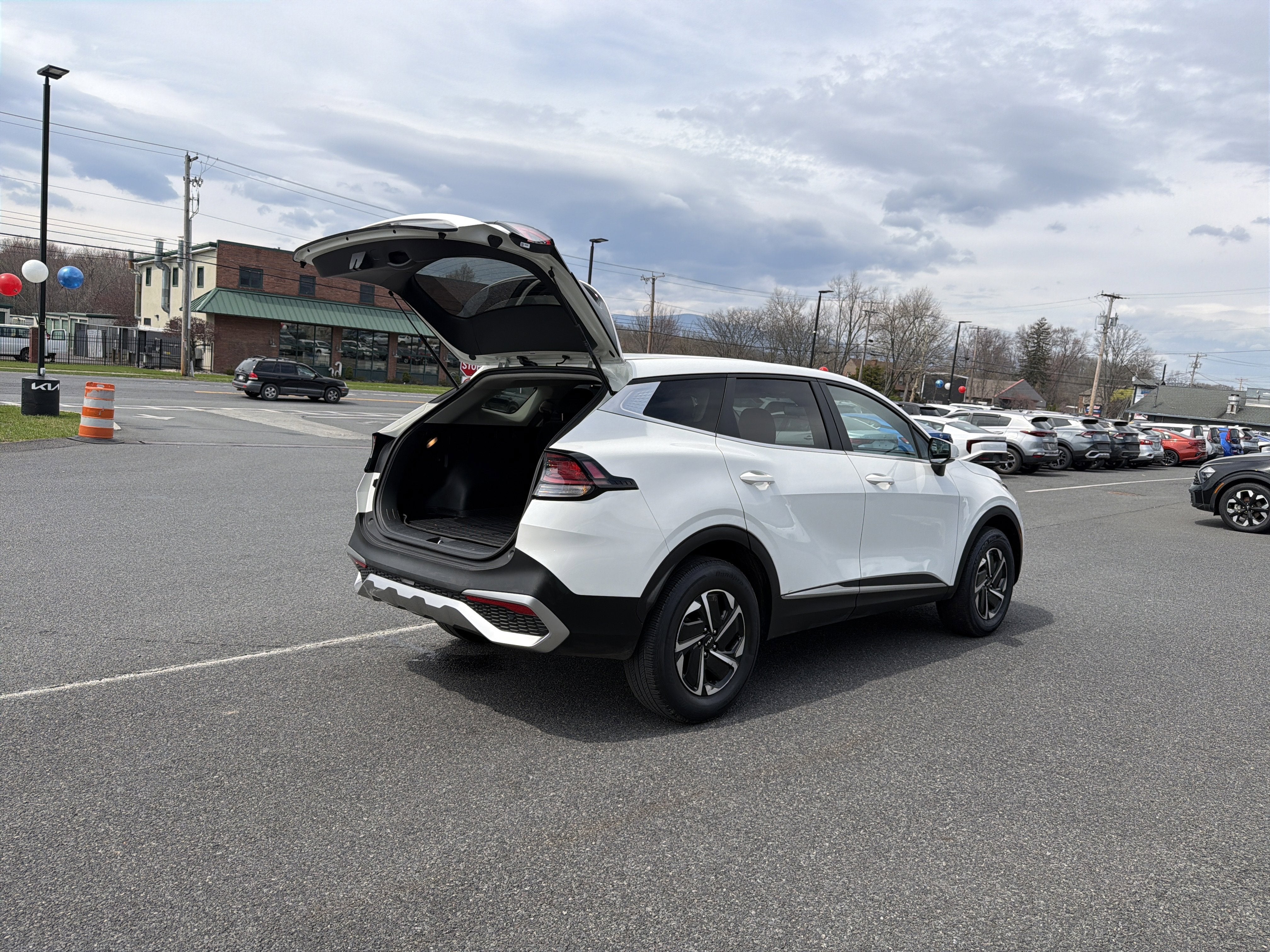 2023 Kia Sportage Hybrid LX