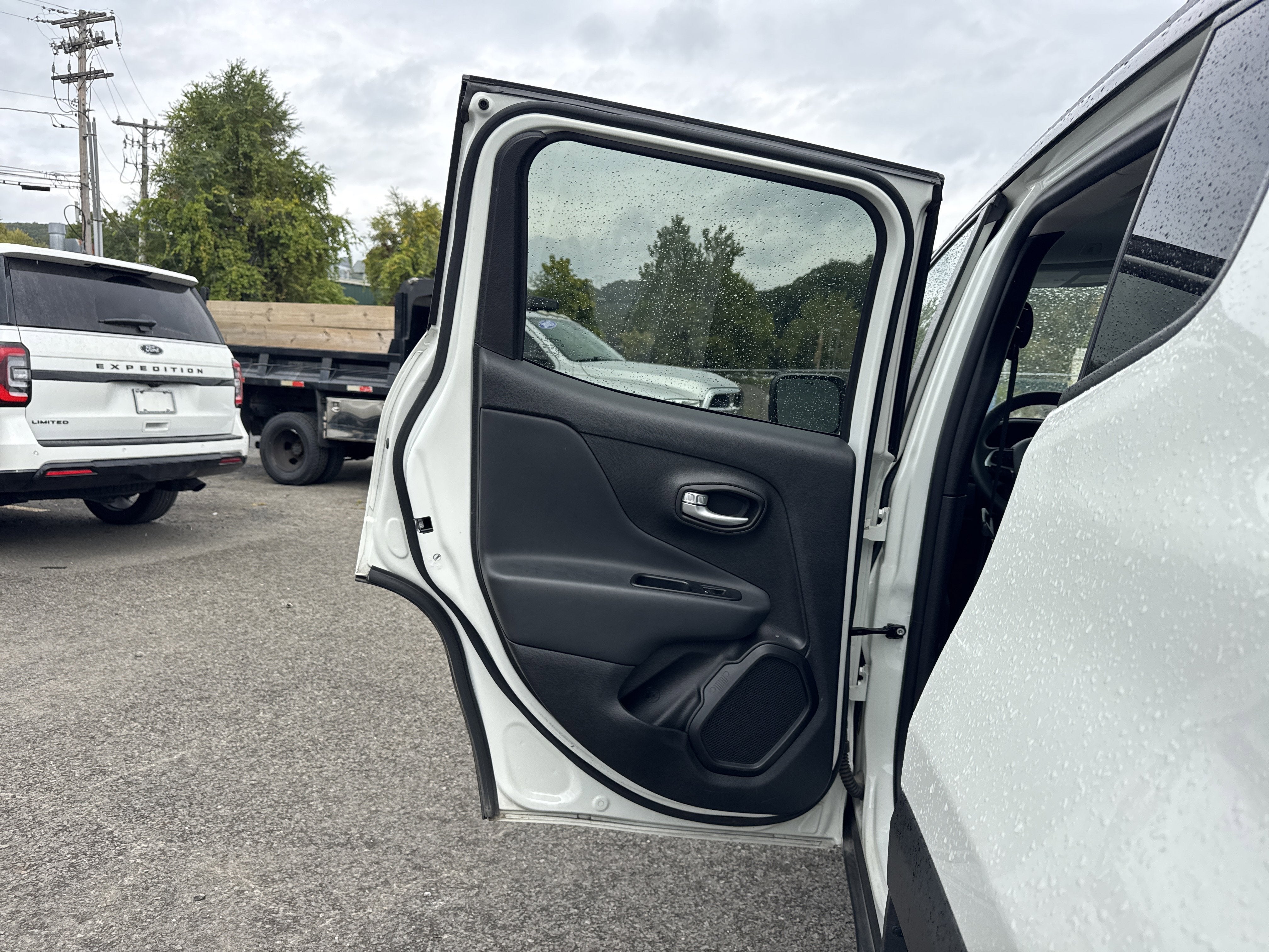 2023 Jeep Renegade Trailhawk