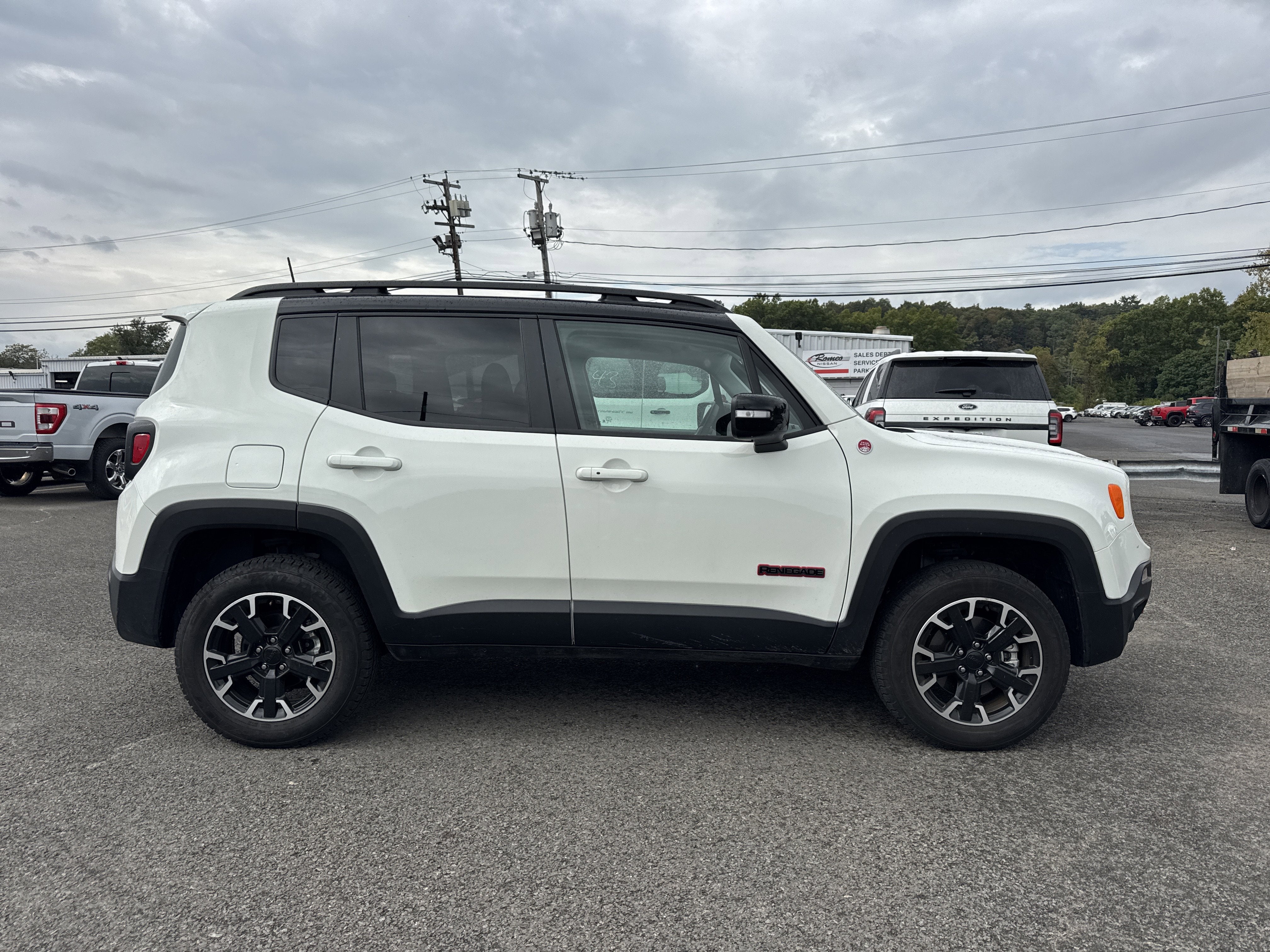 2023 Jeep Renegade Trailhawk