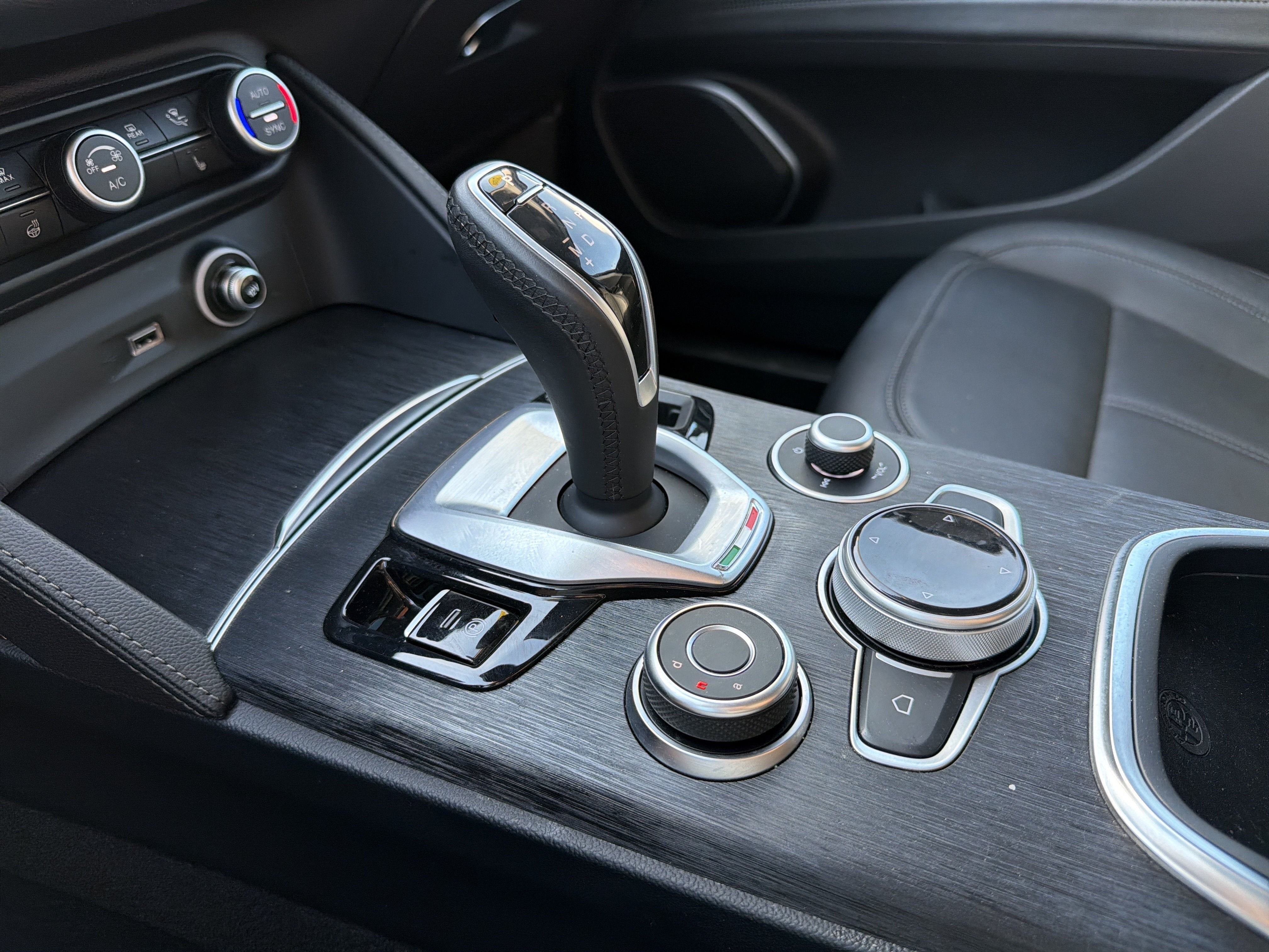 2020 Alfa Romeo Stelvio Base
