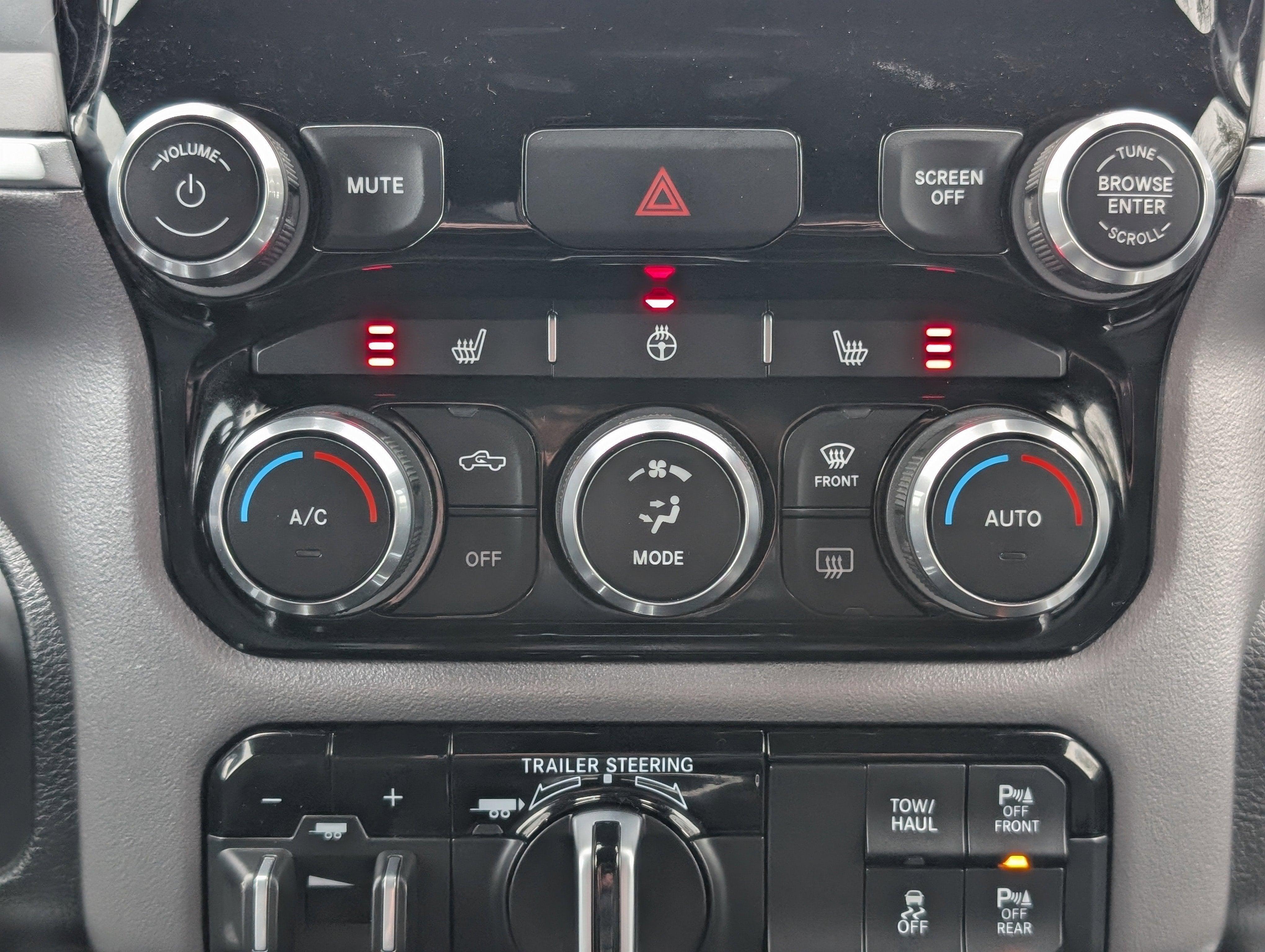 2022 RAM 1500 Big Horn Crew Cab 4x4 6'4" Box