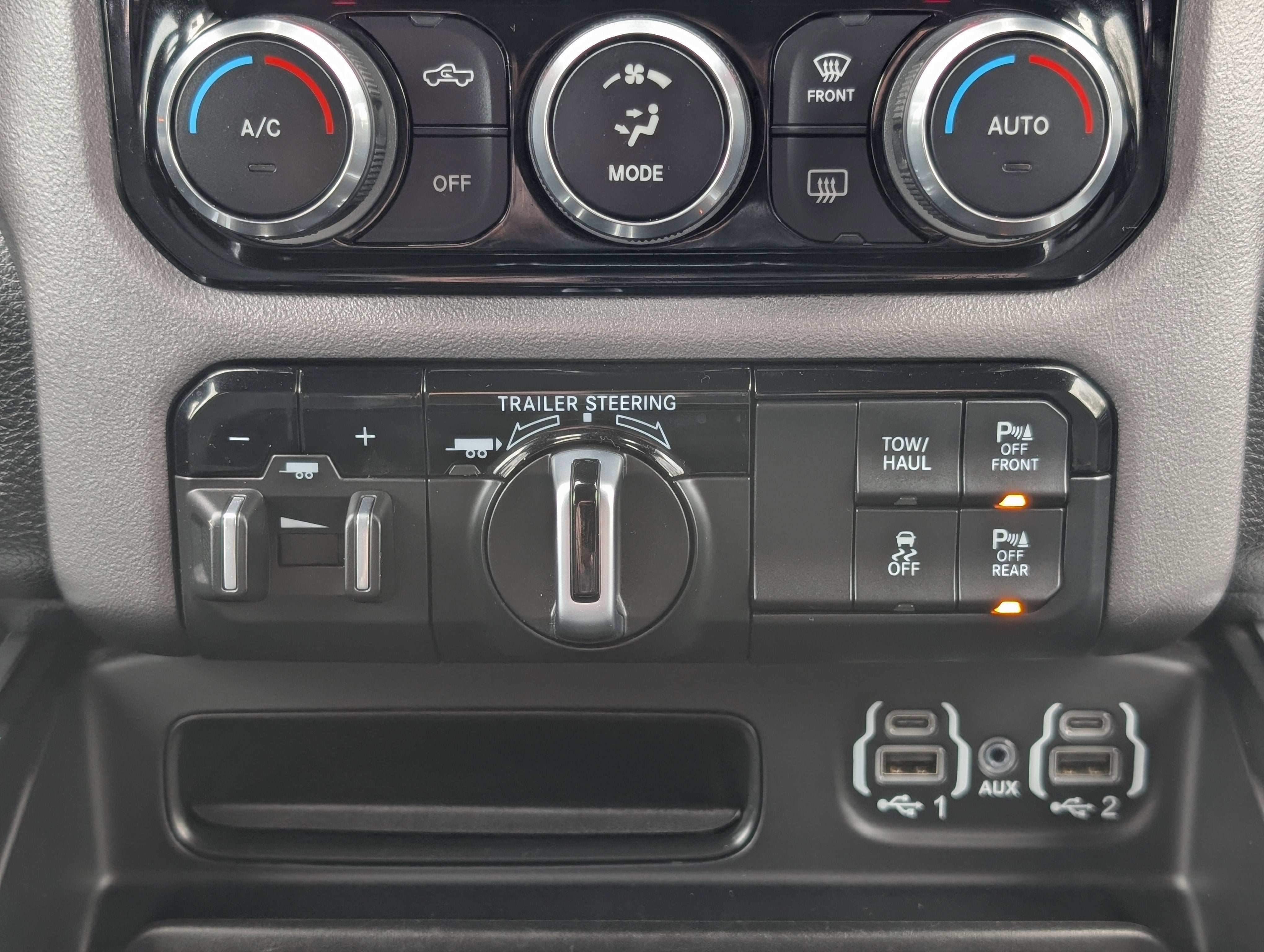 2022 RAM 1500 Big Horn Crew Cab 4x4 6'4" Box