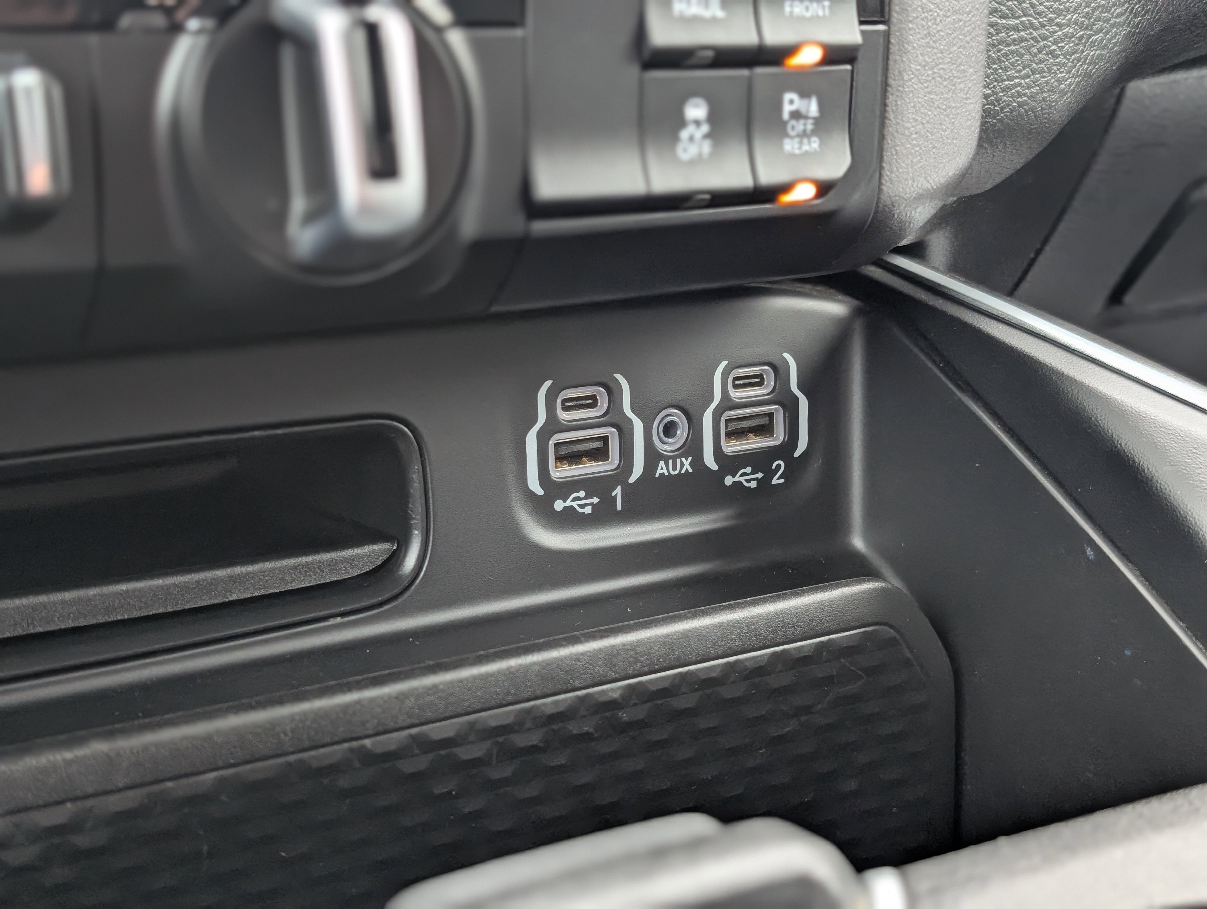 2022 RAM 1500 Big Horn Crew Cab 4x4 6'4" Box