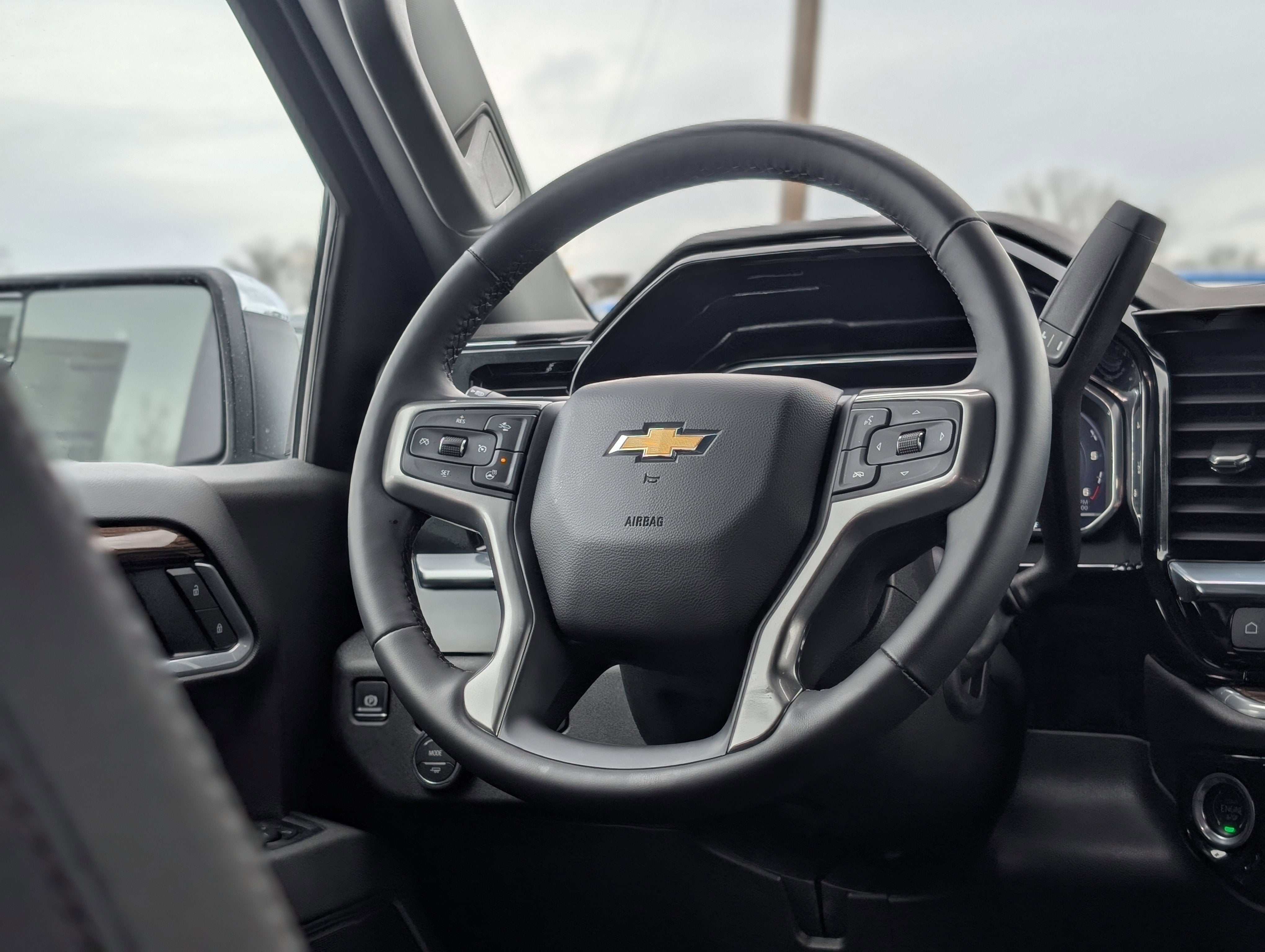 2025 Chevrolet Silverado 1500 LT (2FL)