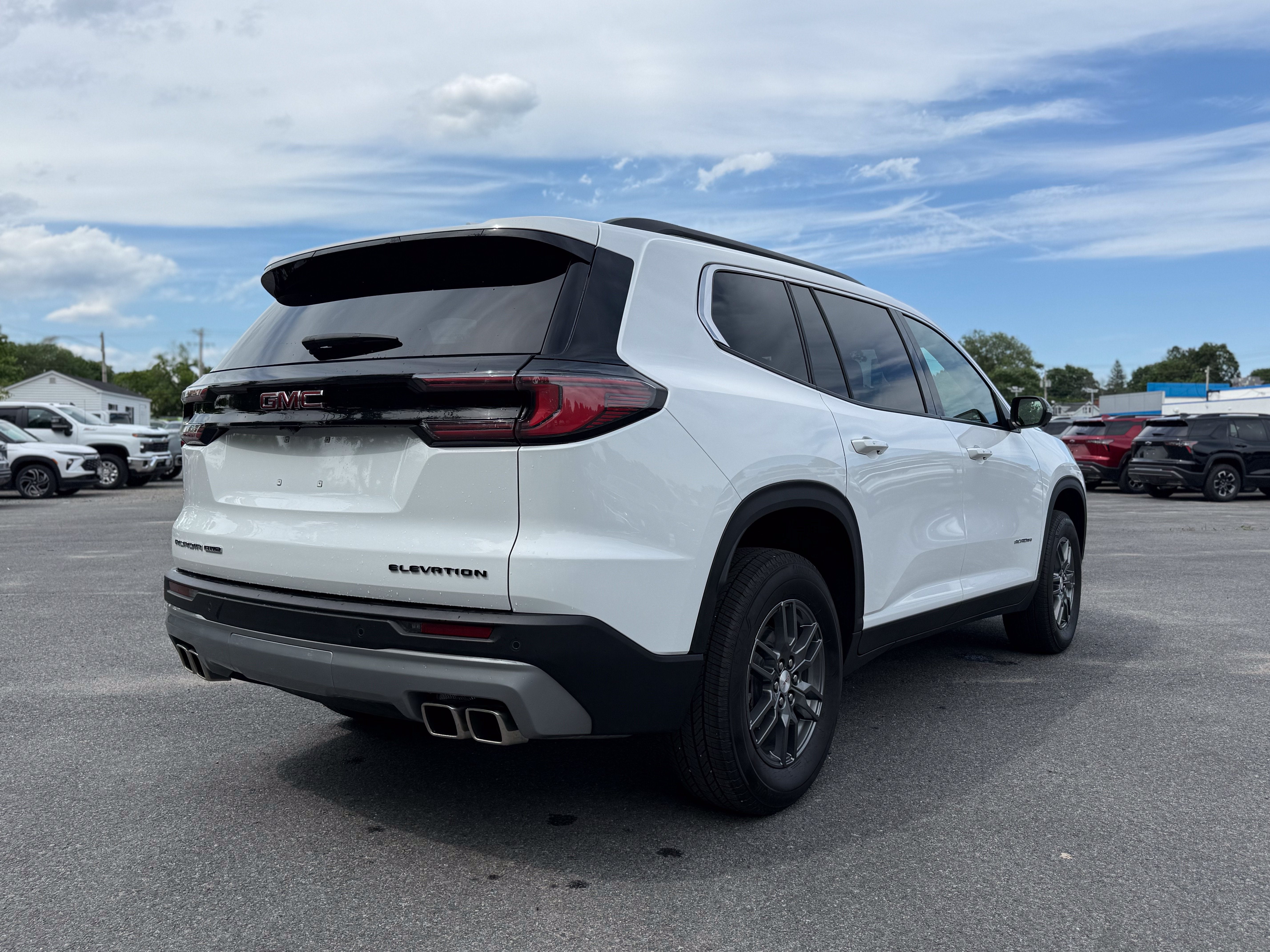 2025 GMC Acadia Elevation