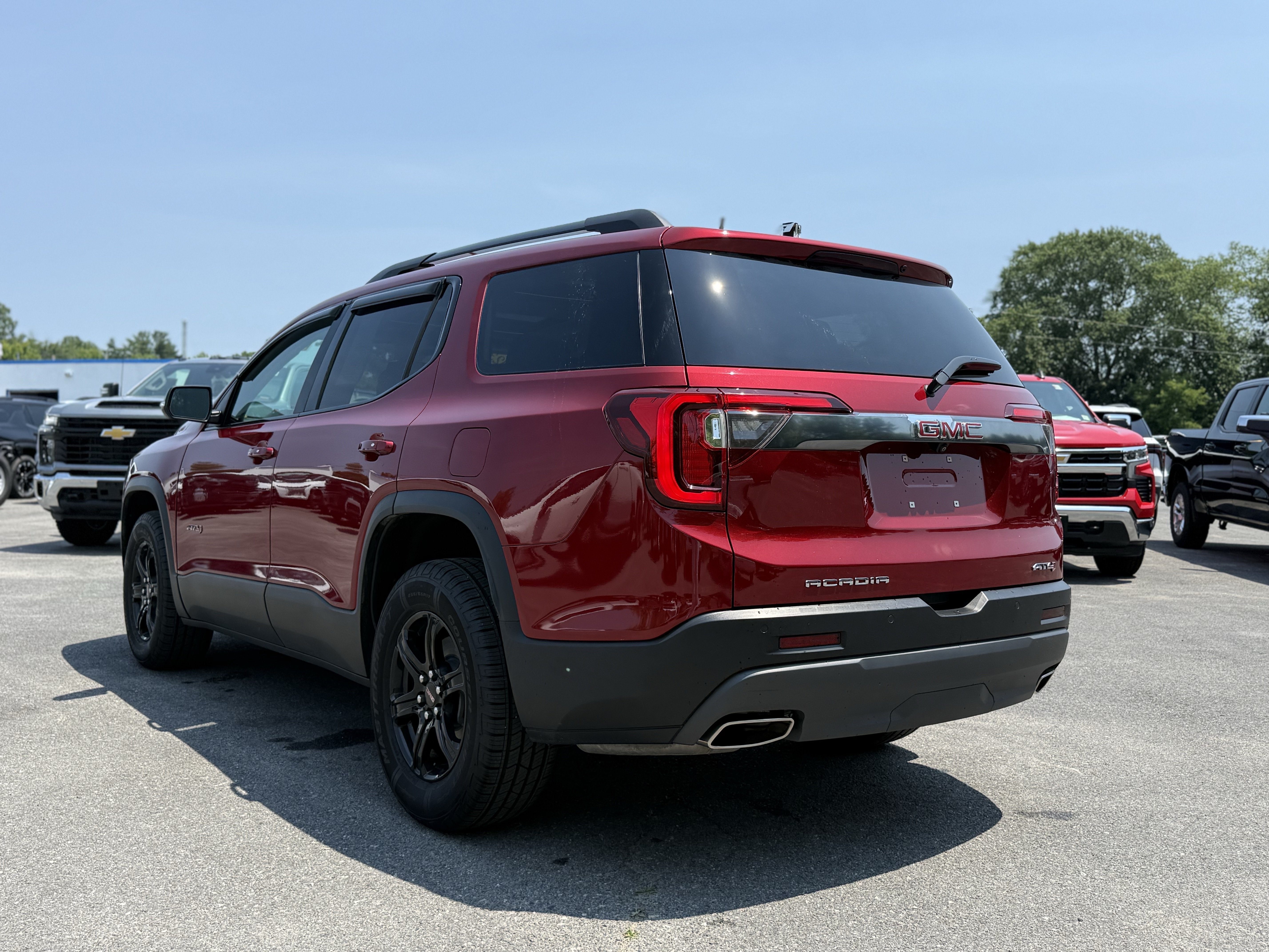 2023 GMC Acadia AT4
