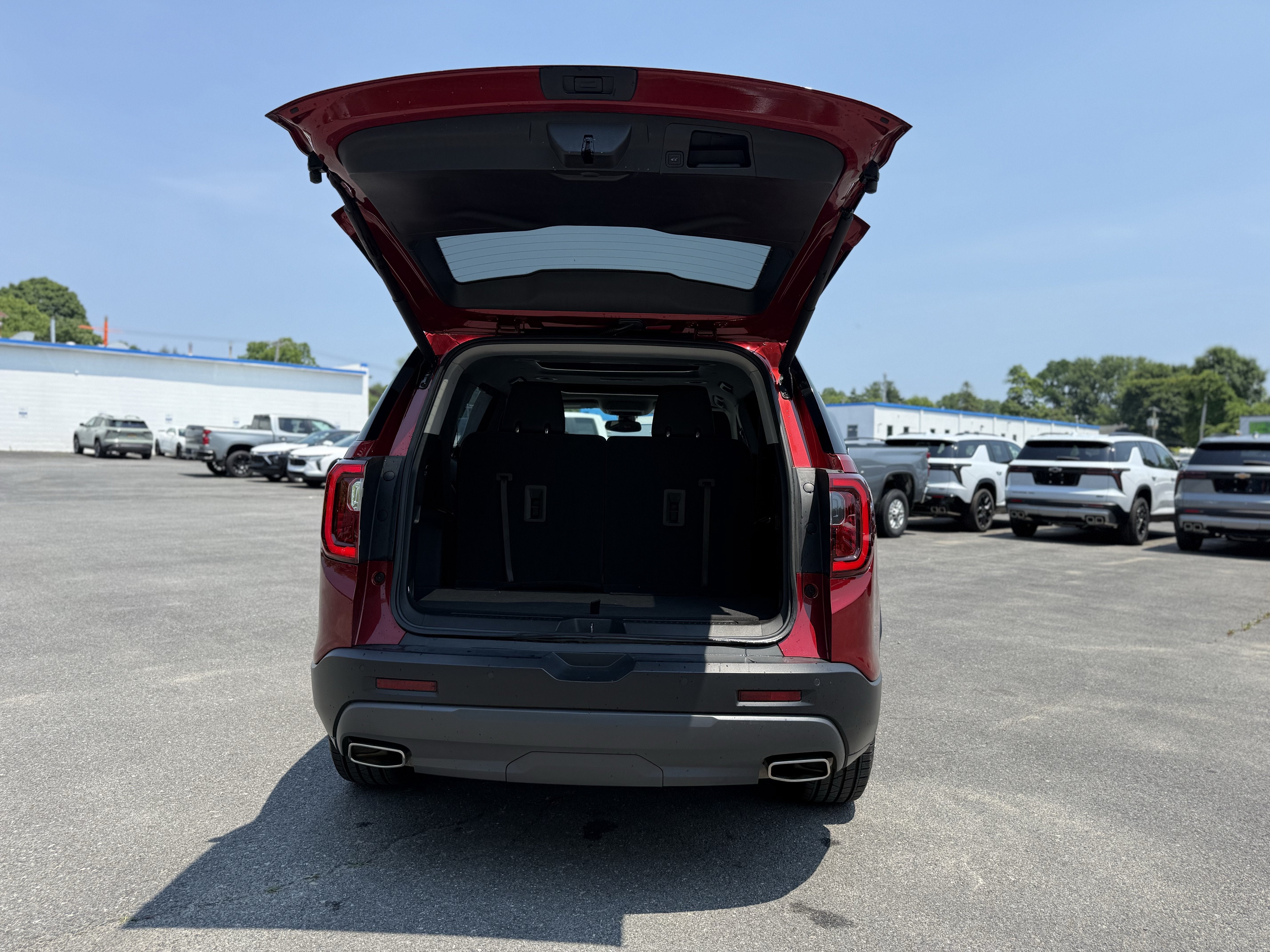 2023 GMC Acadia AT4