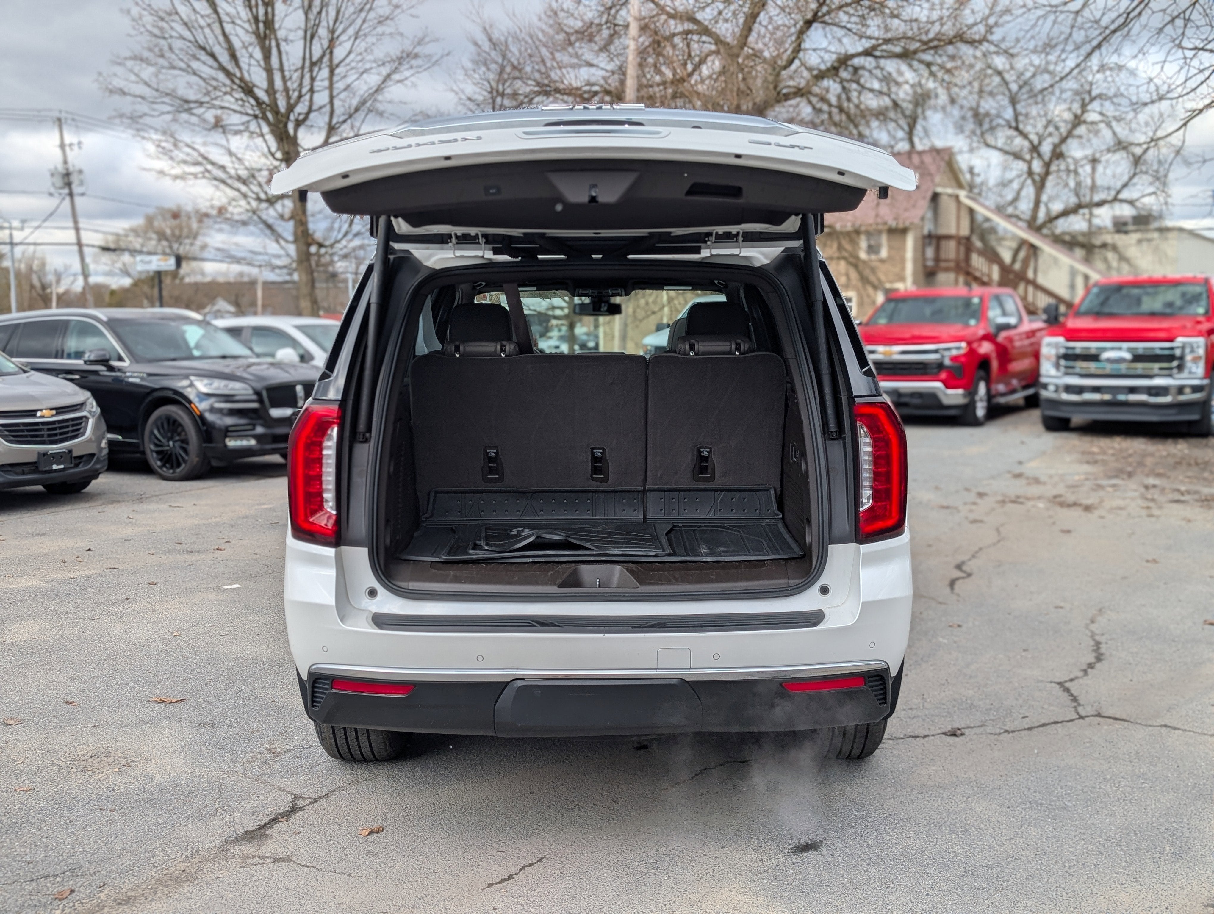 2022 GMC Yukon SLT