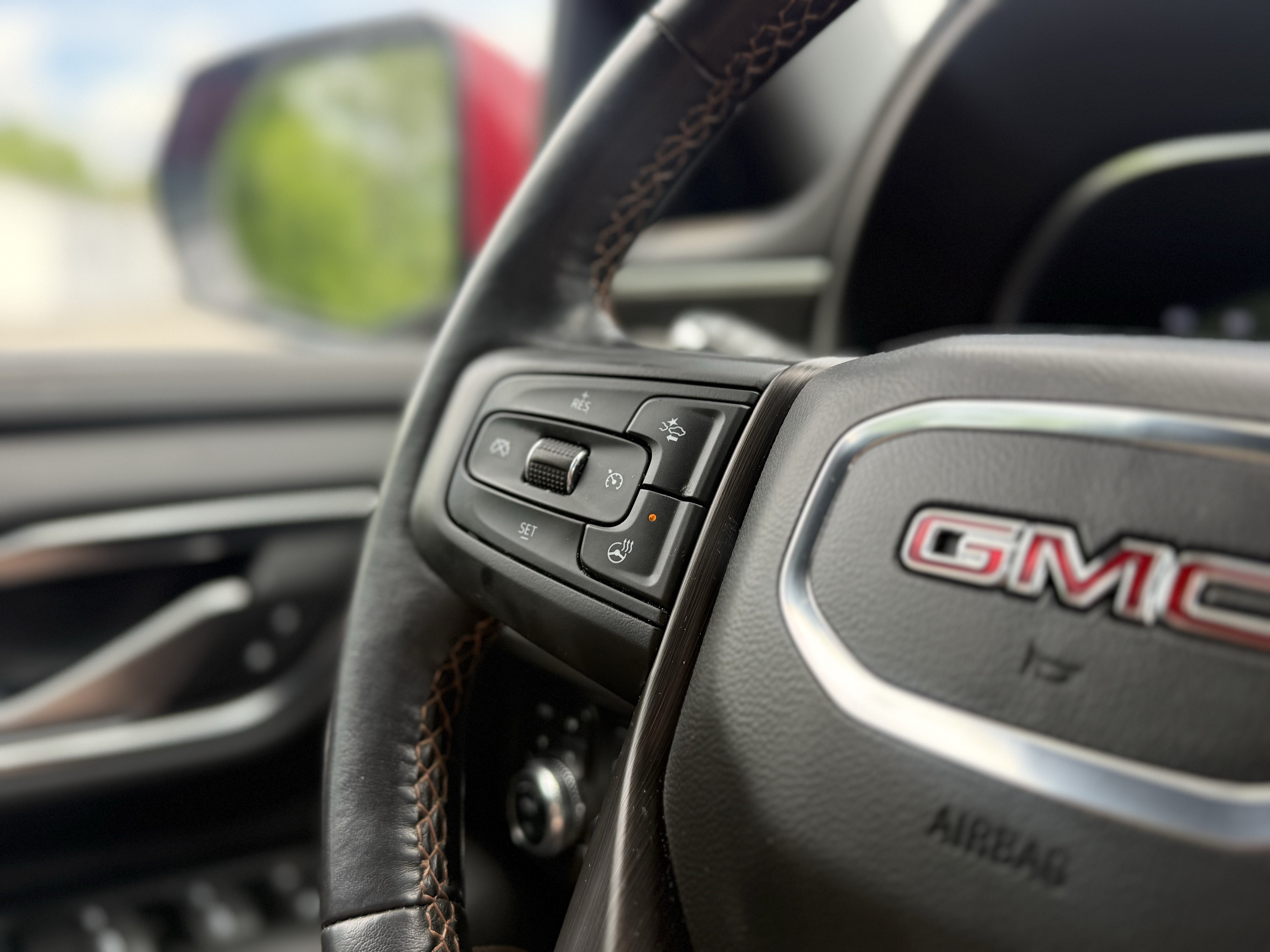 2022 GMC Yukon XL AT4