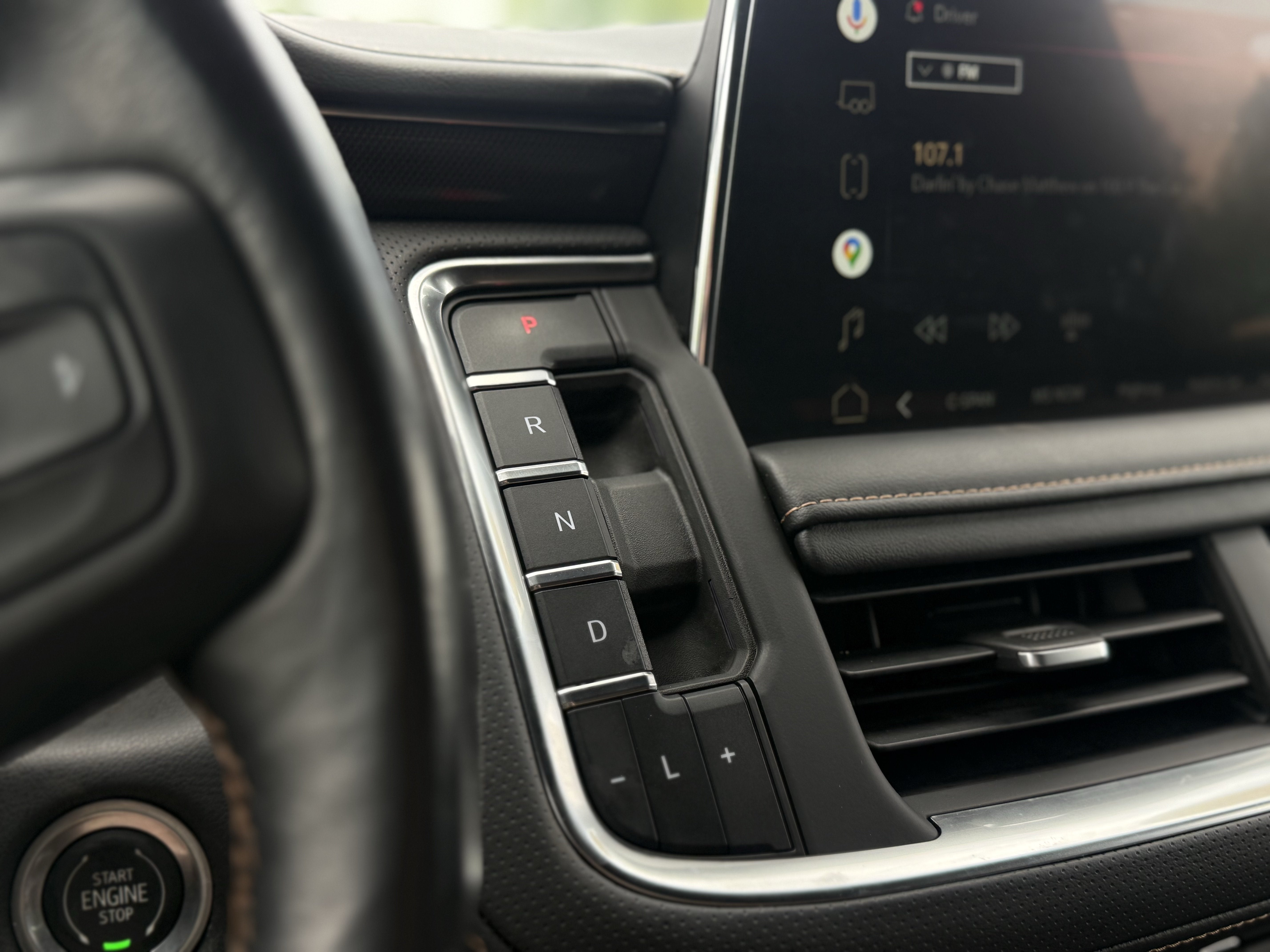 2022 GMC Yukon XL AT4