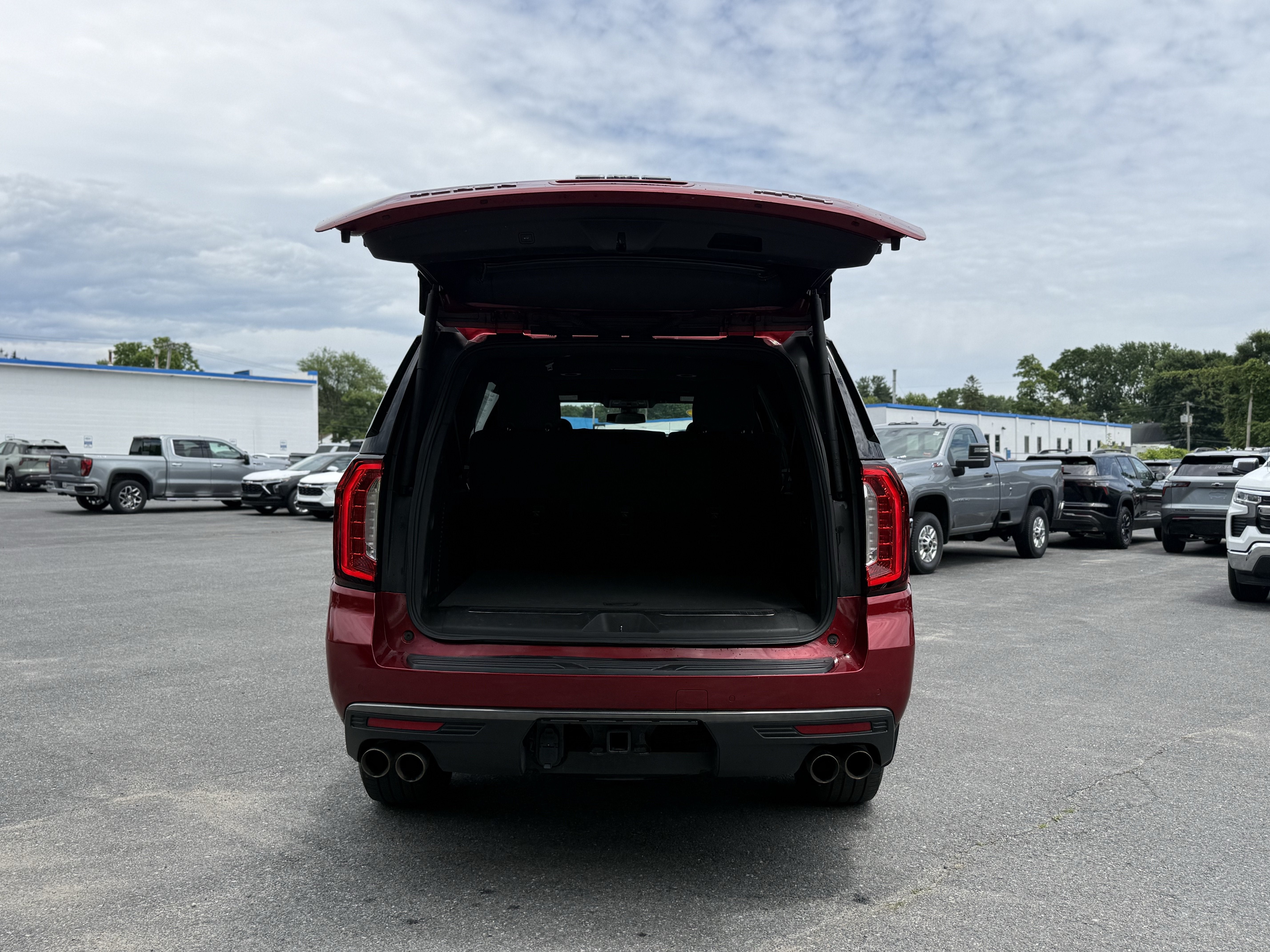 2022 GMC Yukon XL AT4